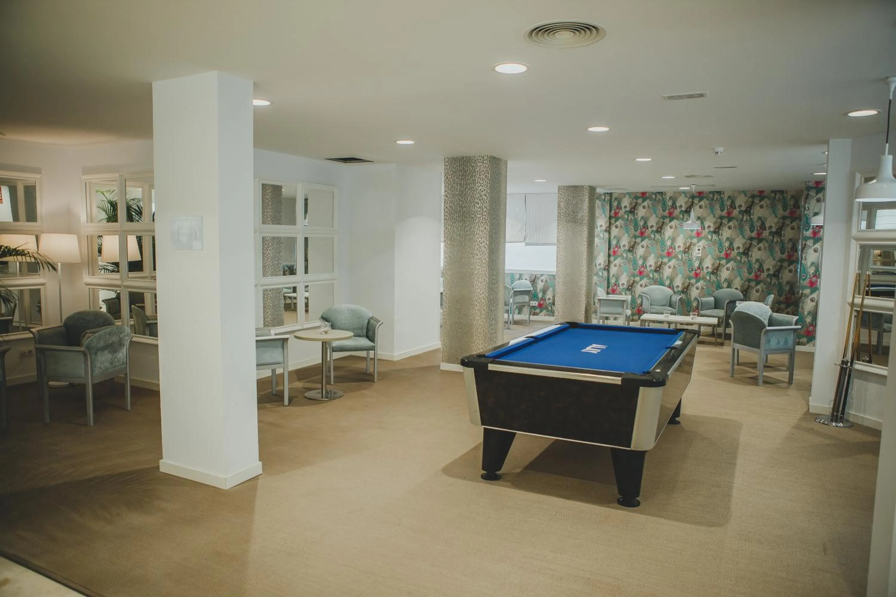 Billiard in Hotel Alay - Adults Only Recommended