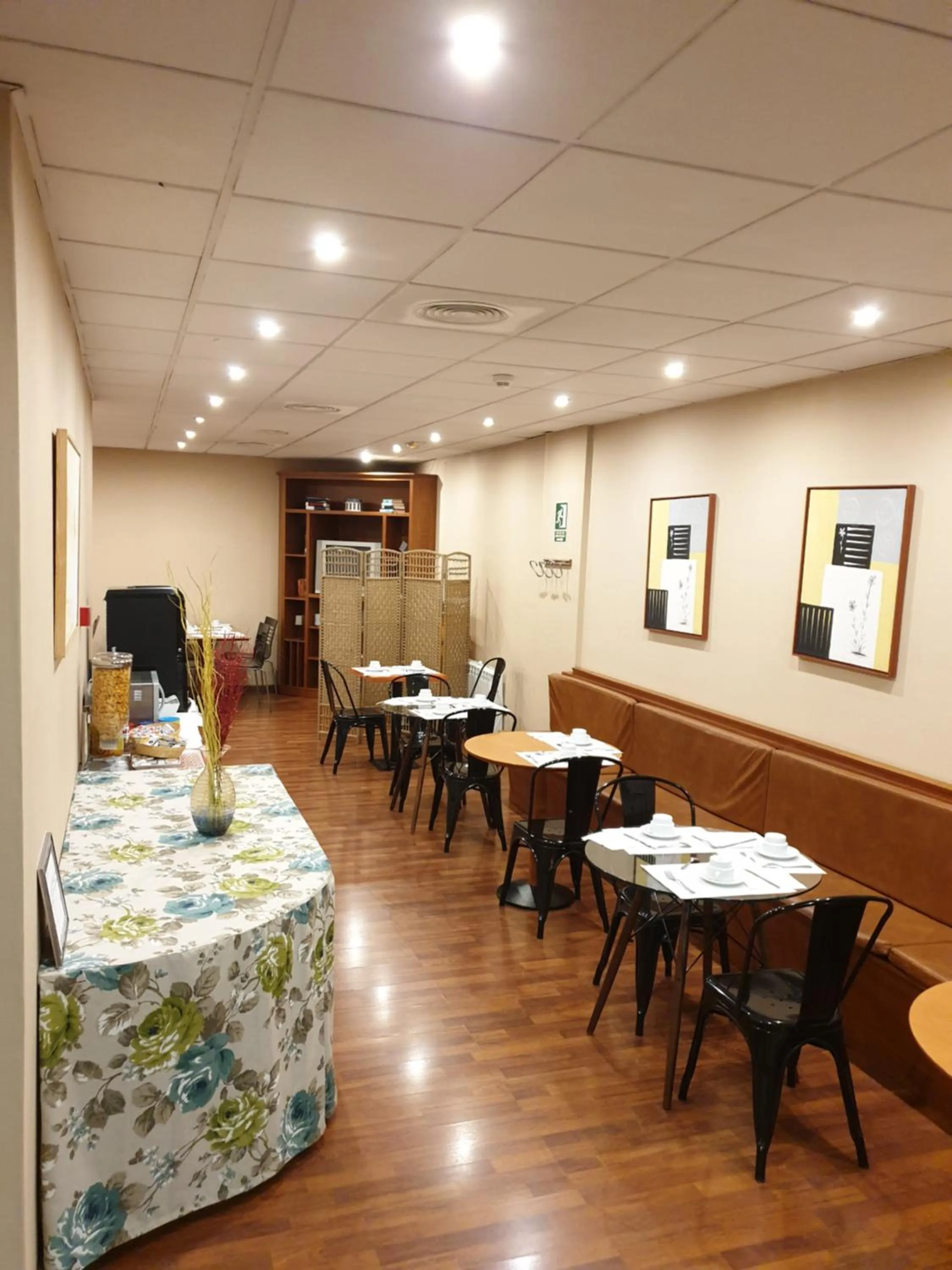 Food and drinks in Hotel Suite Camarena