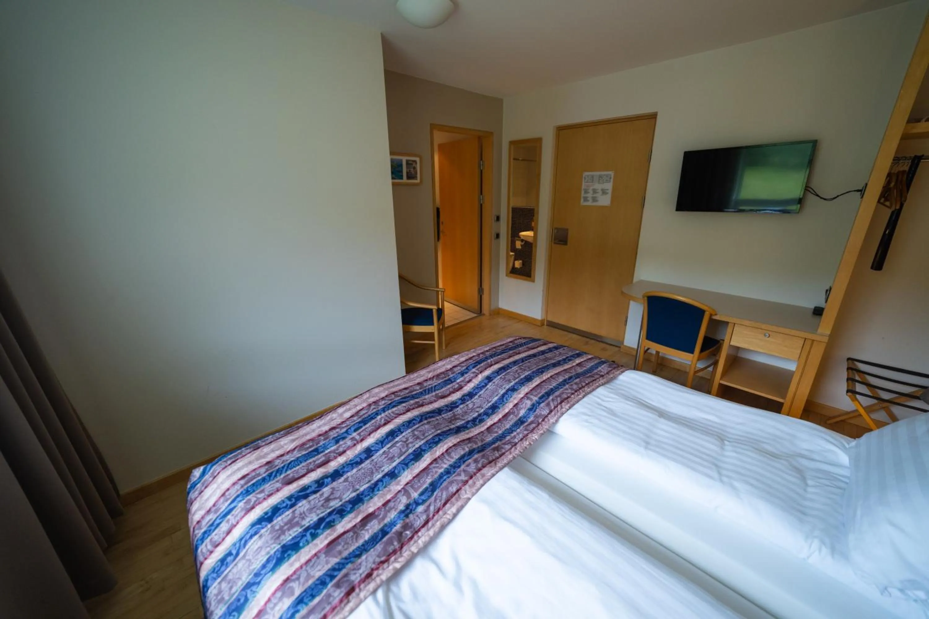 Property building, Bed in Dalahótel