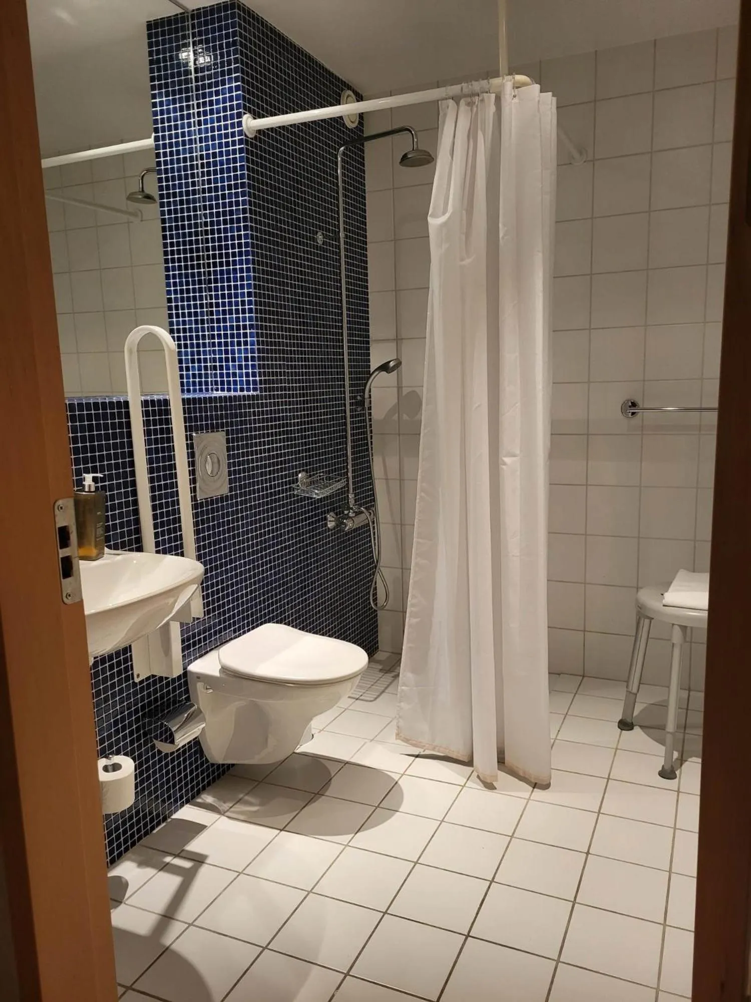 Shower in Dalahótel