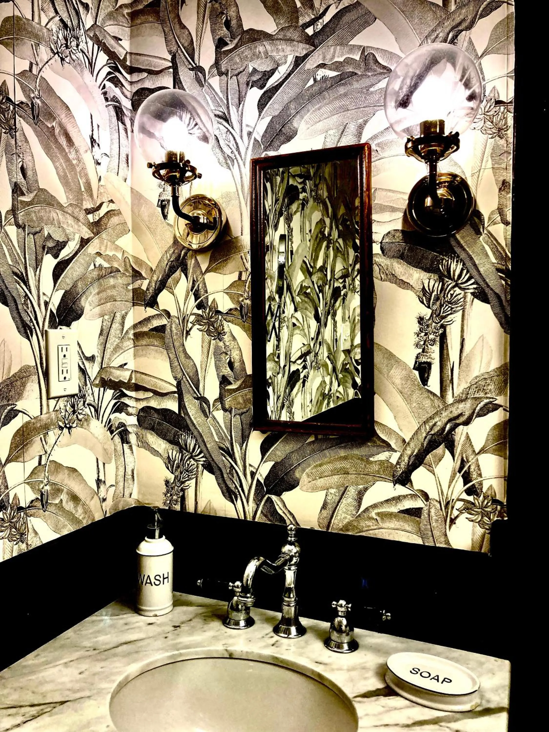 Bathroom in Coppersmith Inn Bed And Breakfast