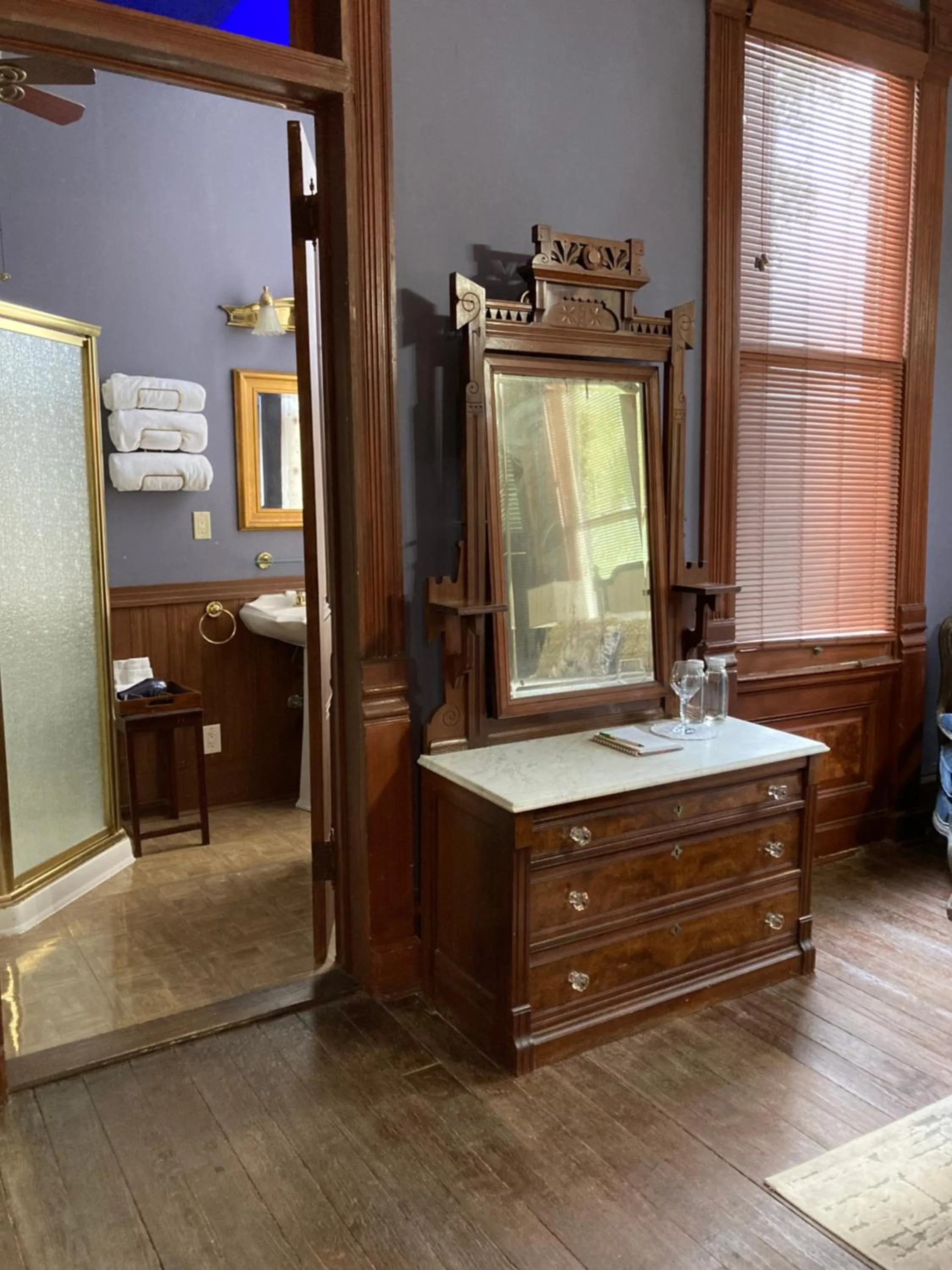 Bathroom in Coppersmith Inn Bed And Breakfast