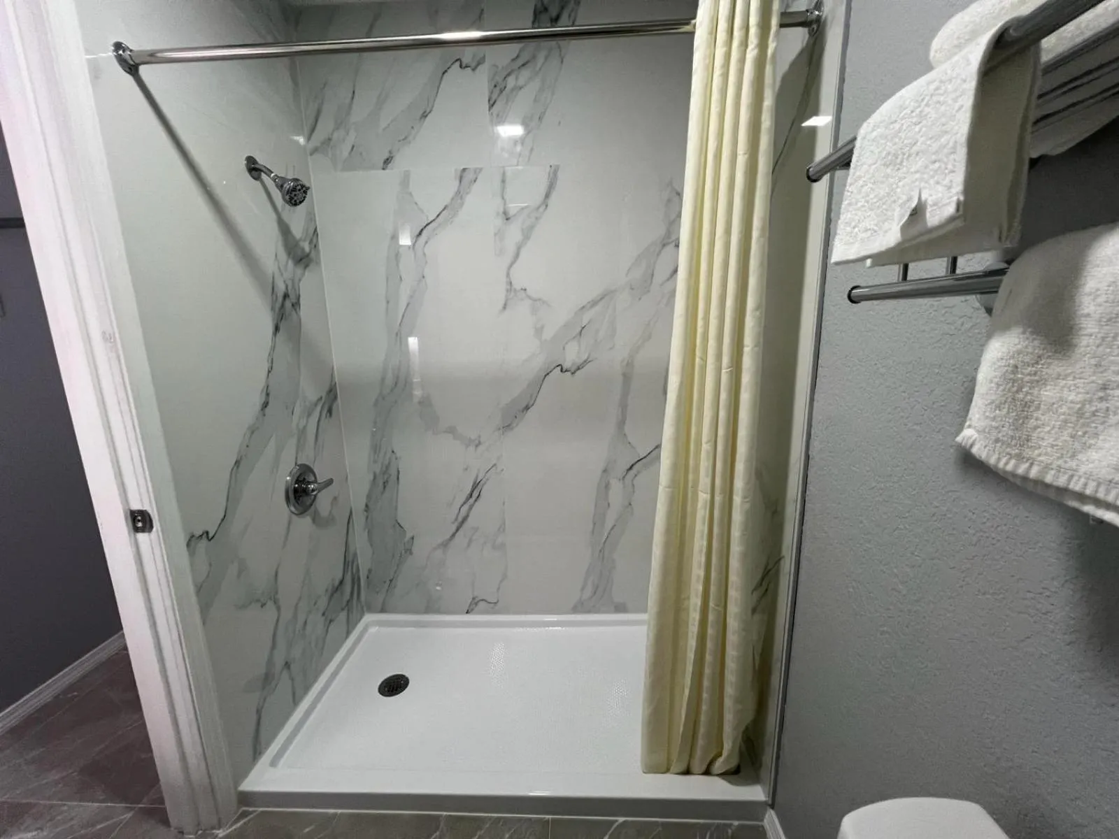 Shower in Pioneer INN