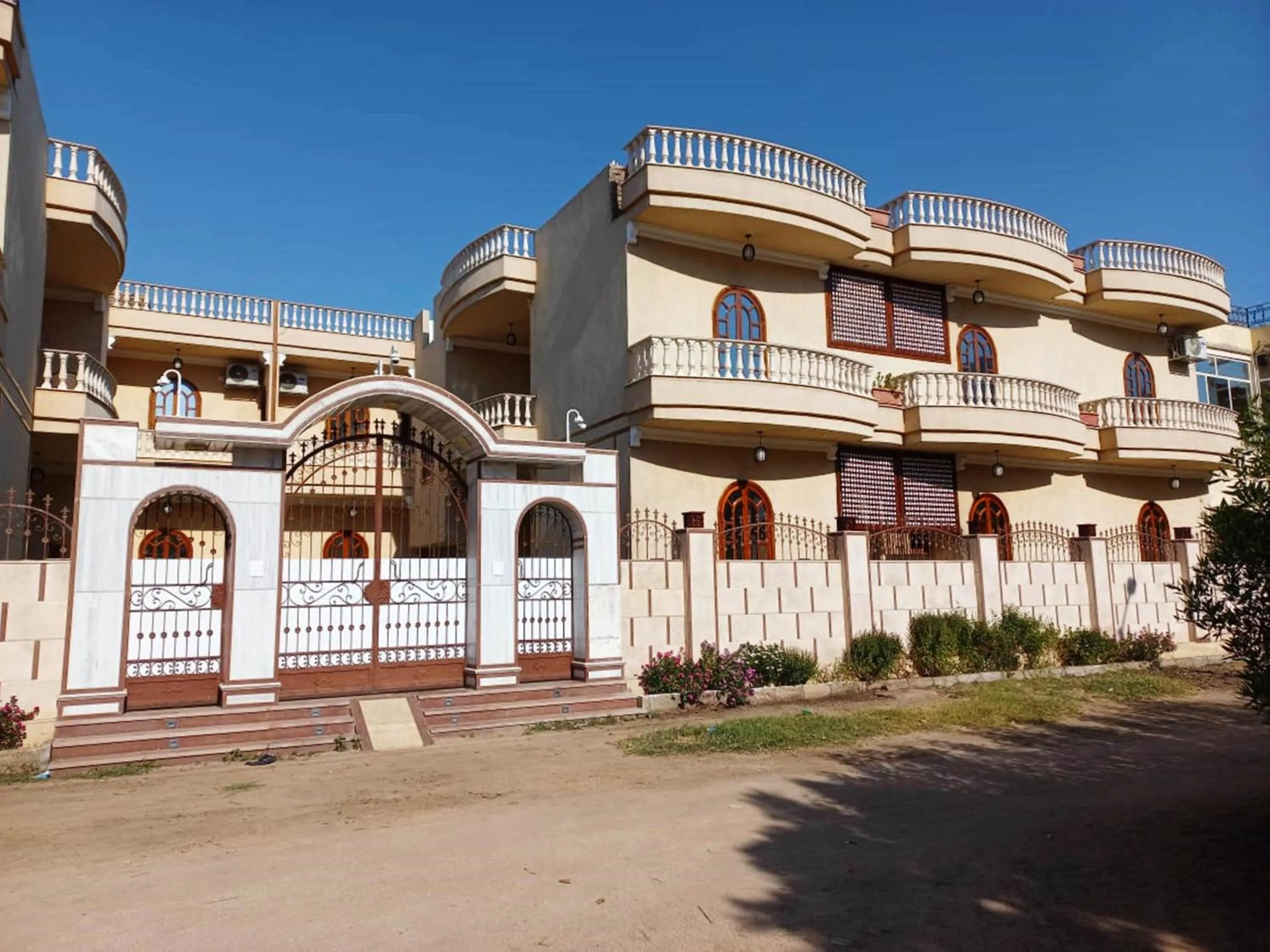 Mikhaila Guest House