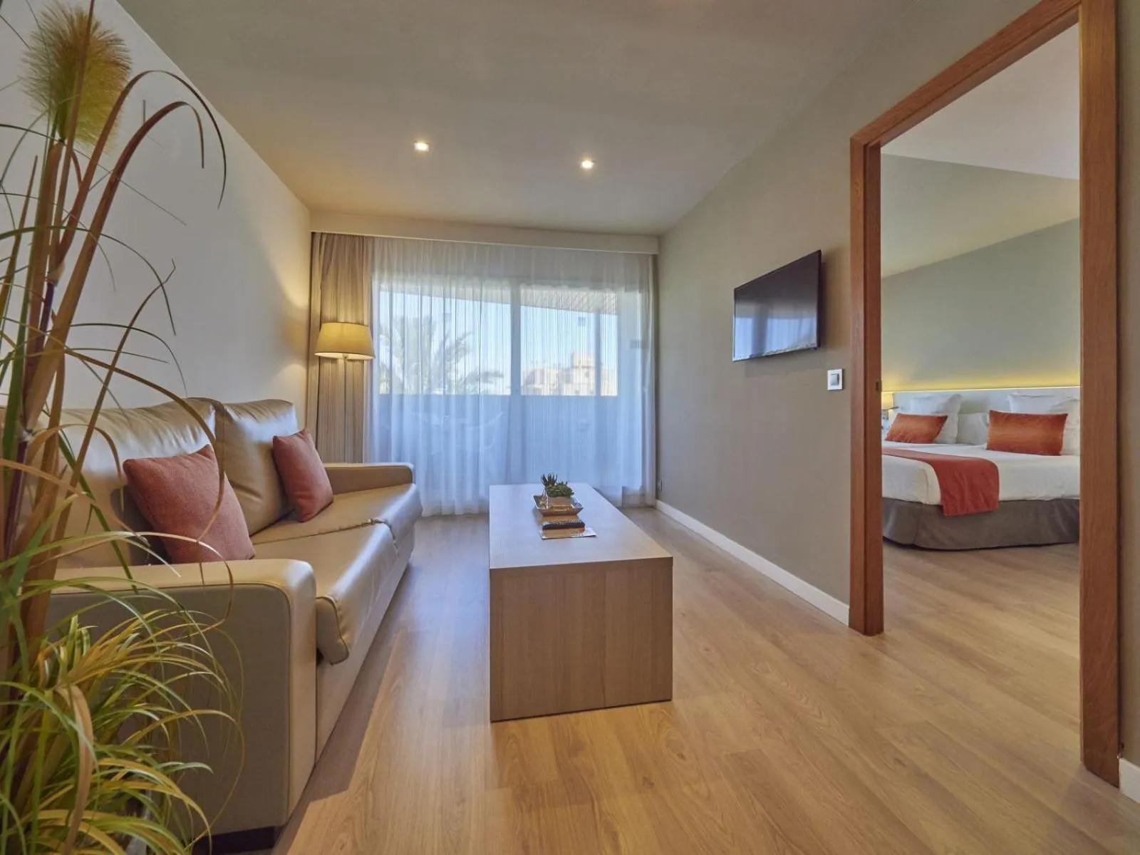 Bedroom, Bed in BQ Augusta Hotel