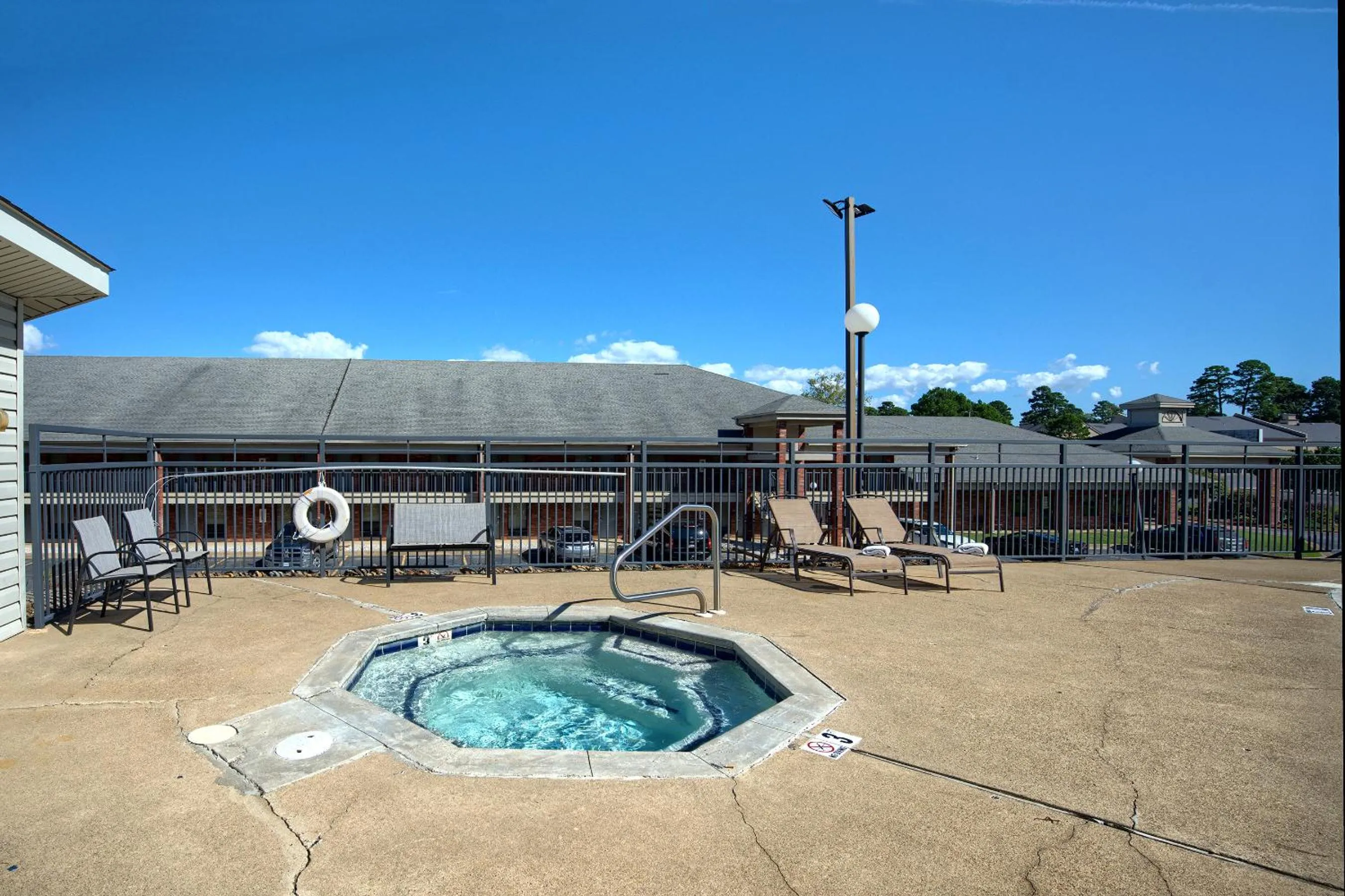 Swimming pool in Hot Springs Village Inn