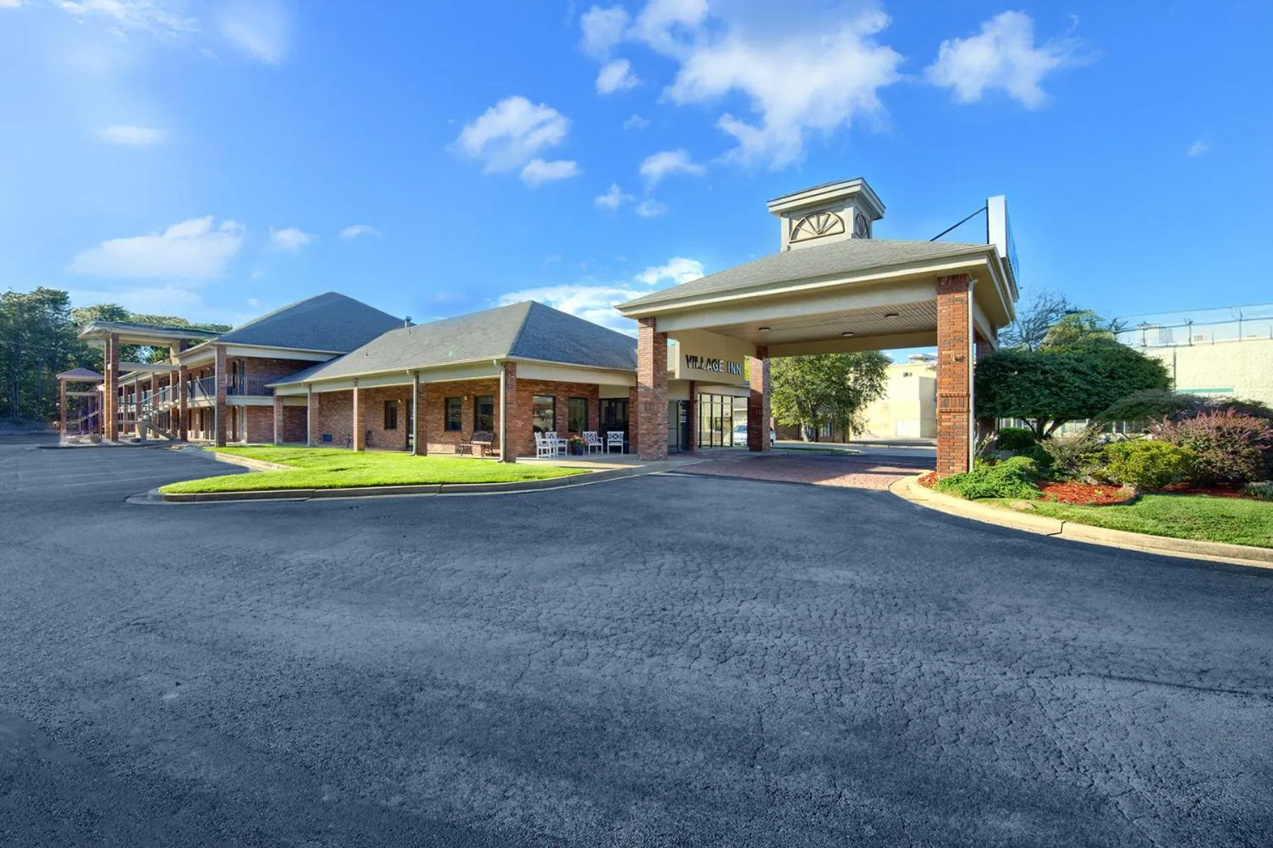 Property building in Hot Springs Village Inn
