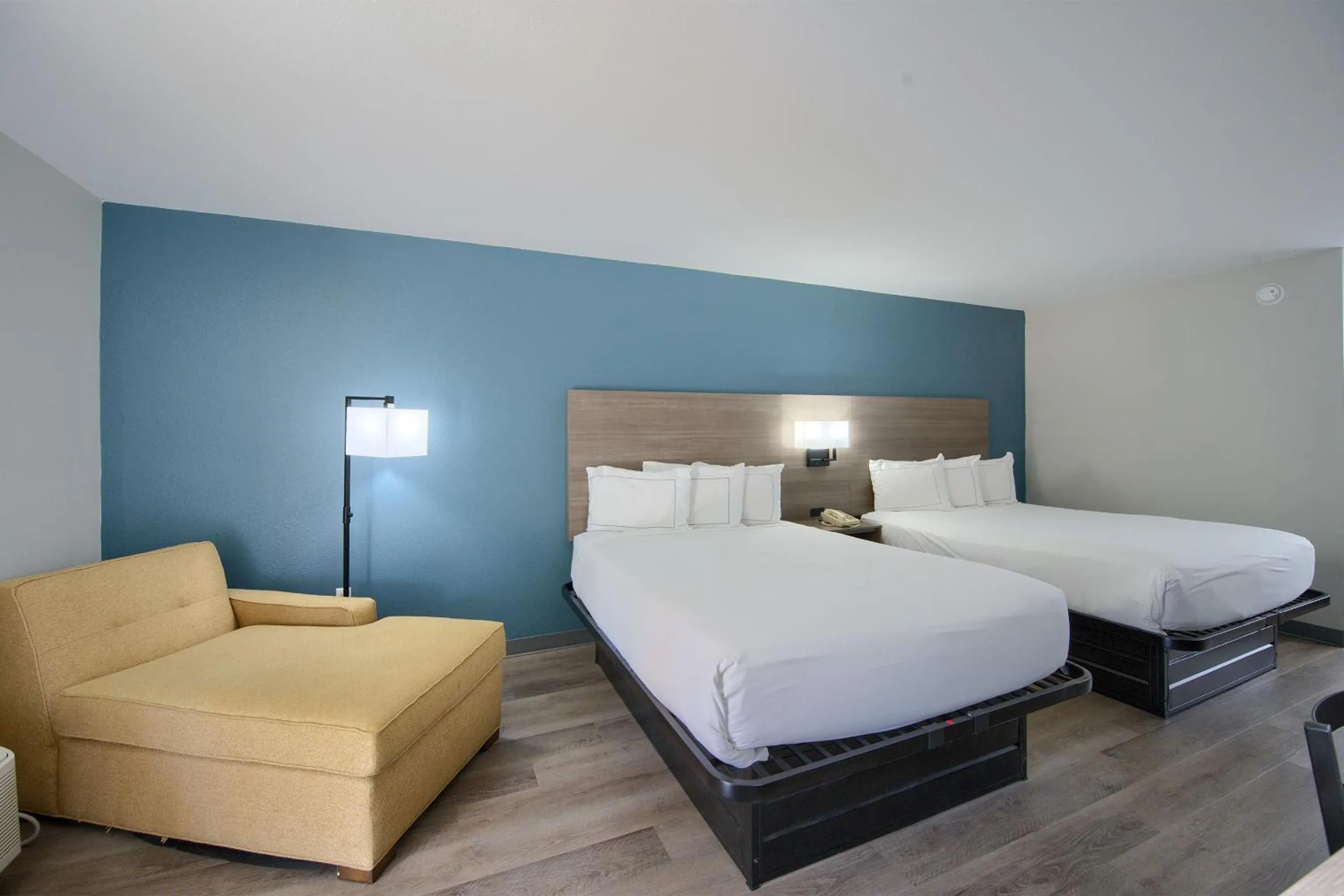 Bedroom, Bed in Hot Springs Village Inn