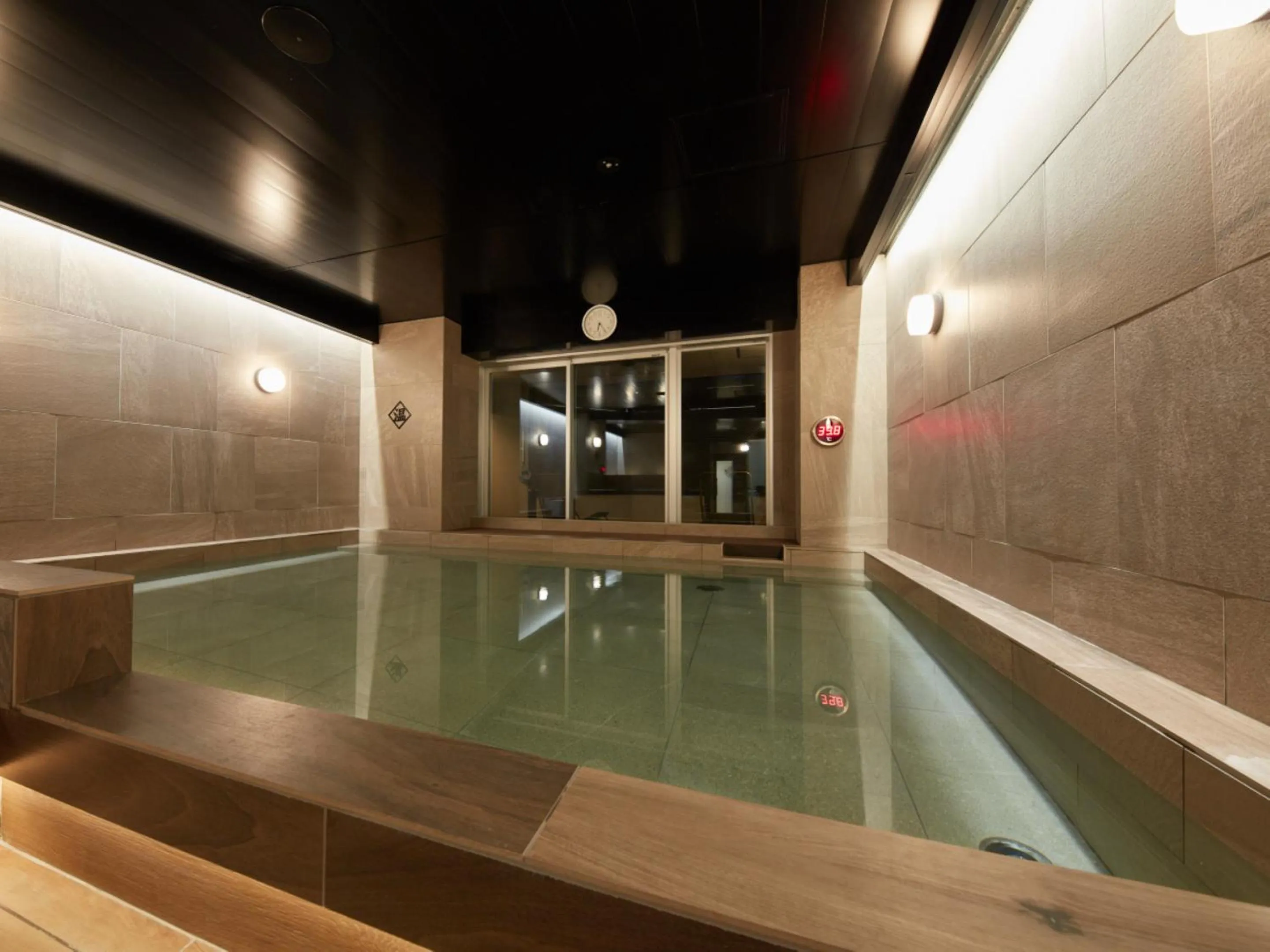 Public Bath in Rembrandt Cabin & Spa Shimbashi - Caters to Men
