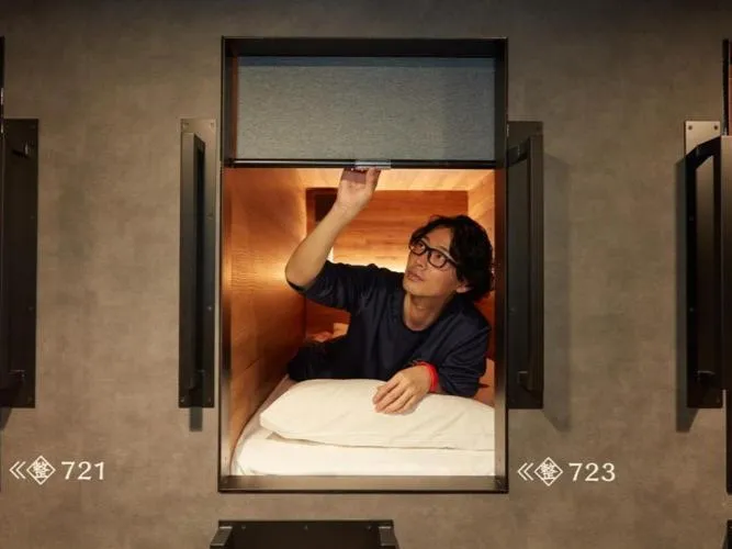 Capsule Room for Male (Upper Floor) in Rembrandt Cabin & Spa Shimbashi - Caters to Men