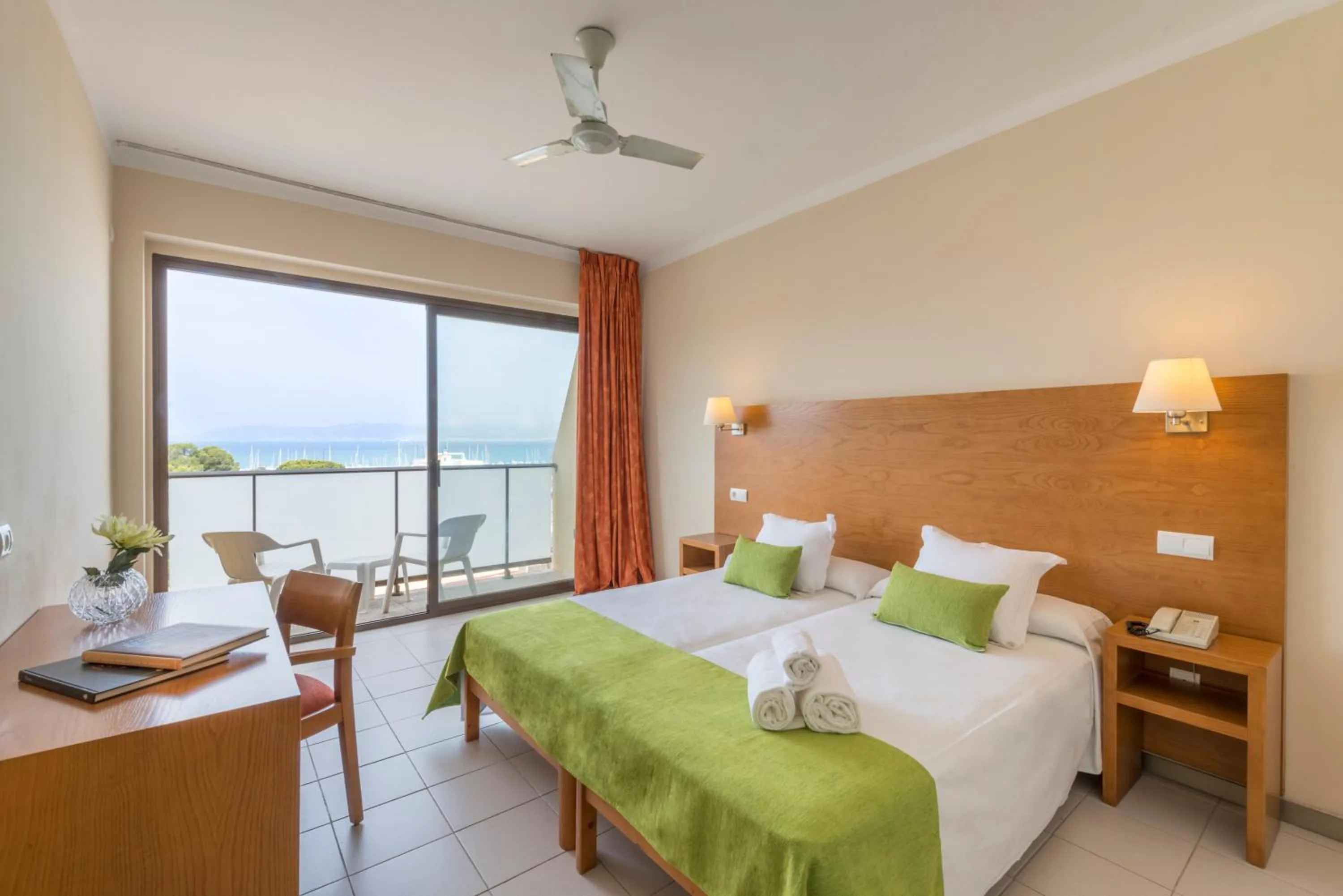 Photo of the whole room, Bed in Hotel Amazonas