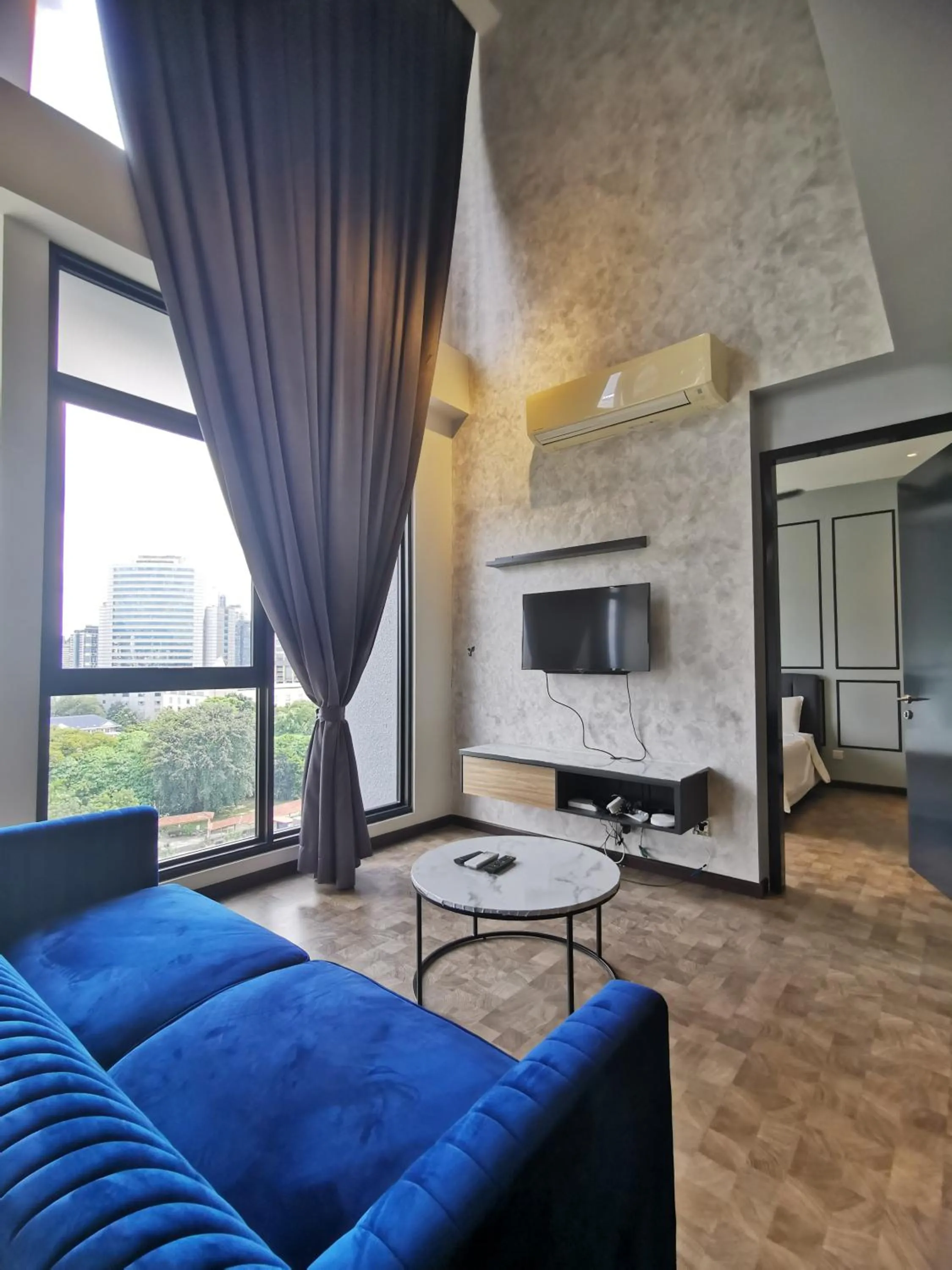 Expressionz Professional Suites by AURORA SUMMER SUITES