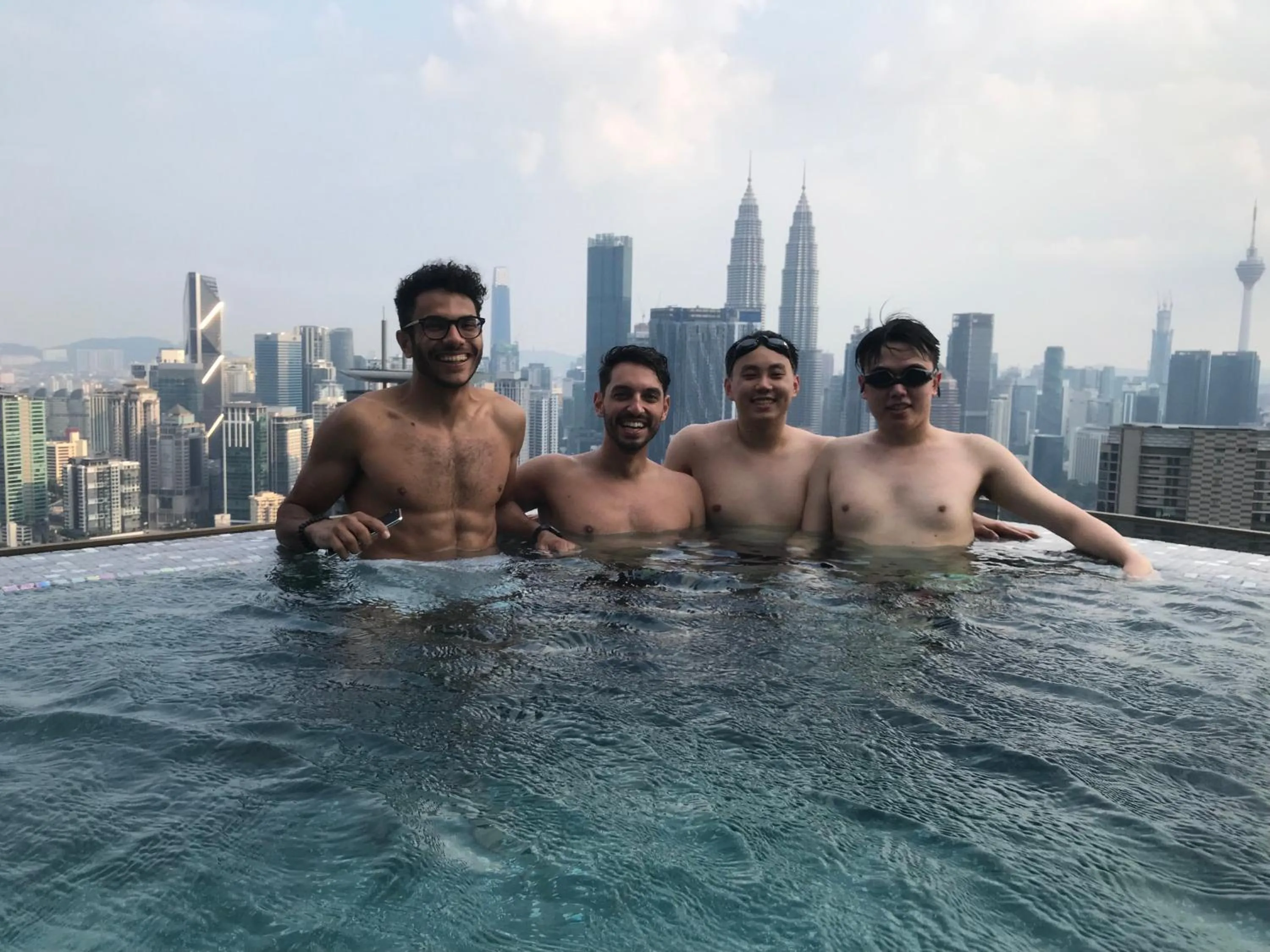 Expressionz Professional Suites by AURORA SUMMER SUITES