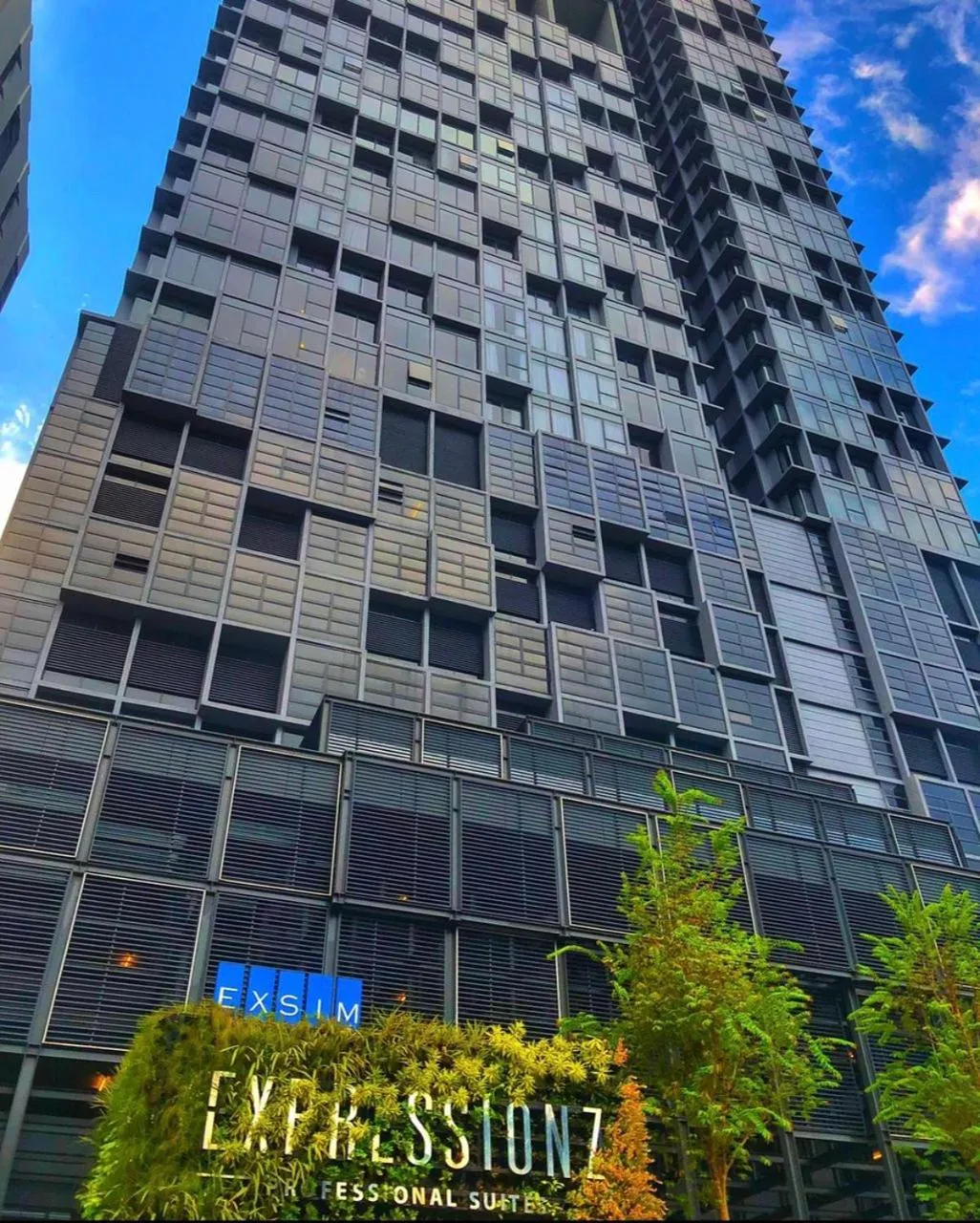 Expressionz Professional Suites by AURORA SUMMER SUITES