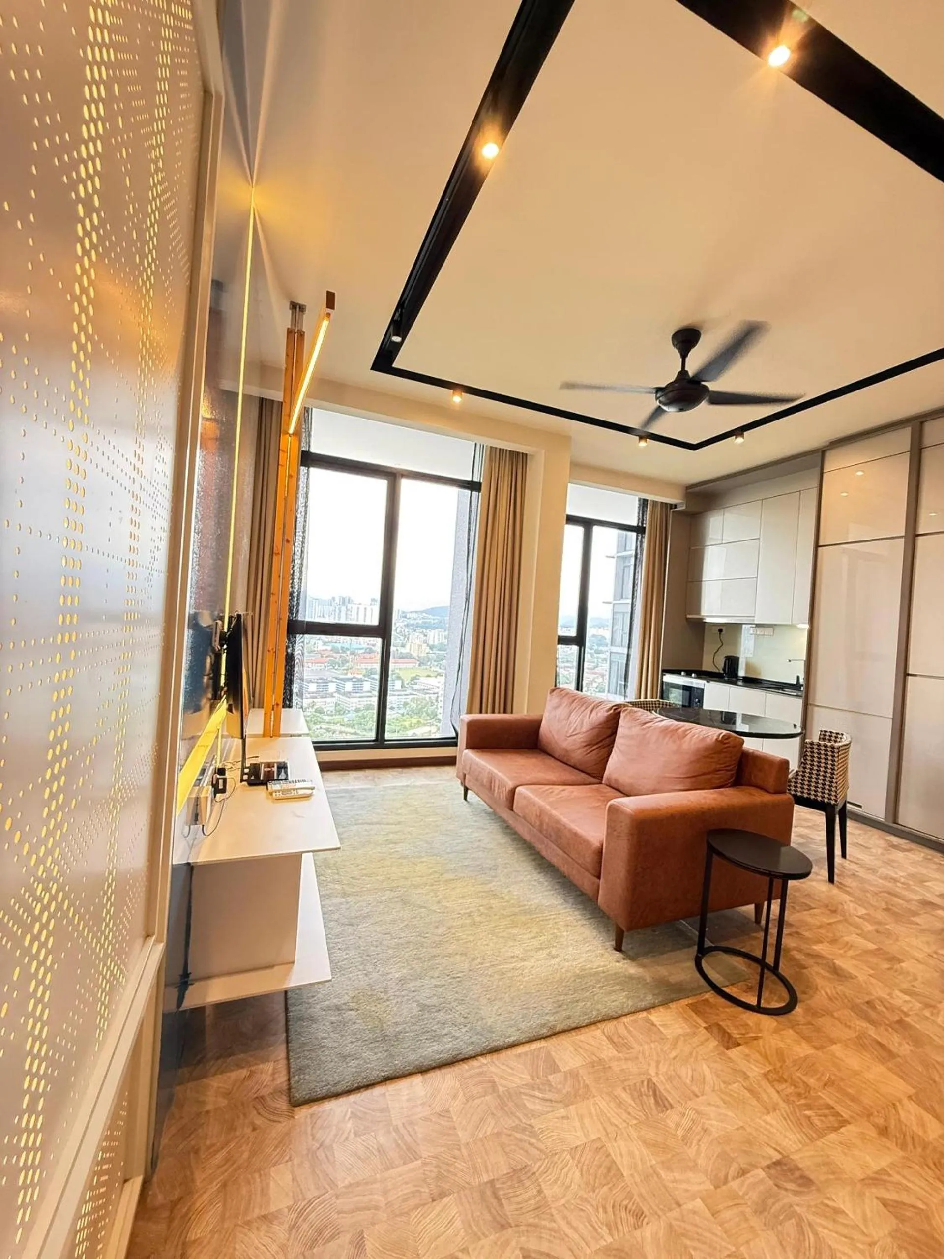 Expressionz Professional Suites by AURORA SUMMER SUITES