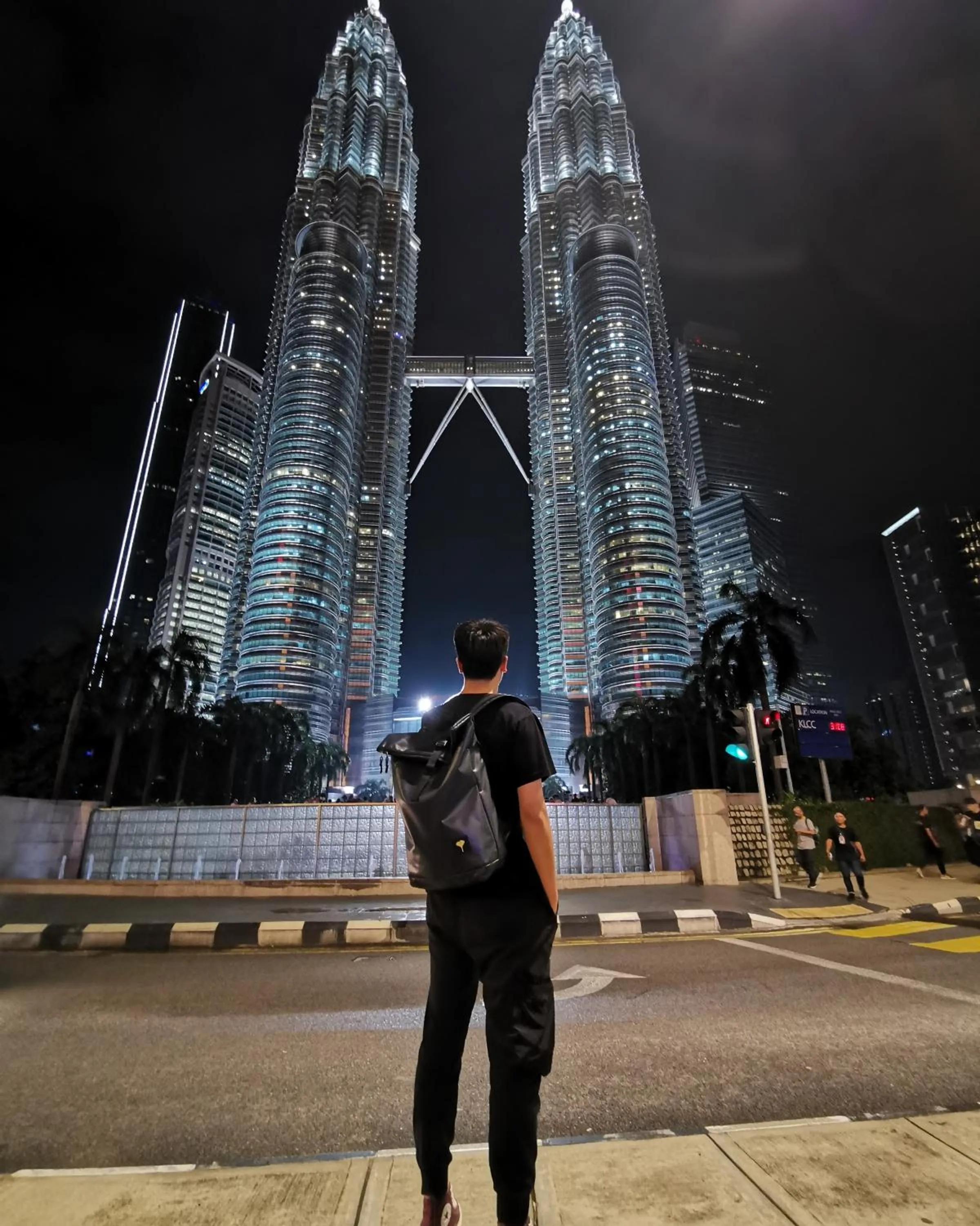 Expressionz Professional Suites by AURORA SUMMER SUITES