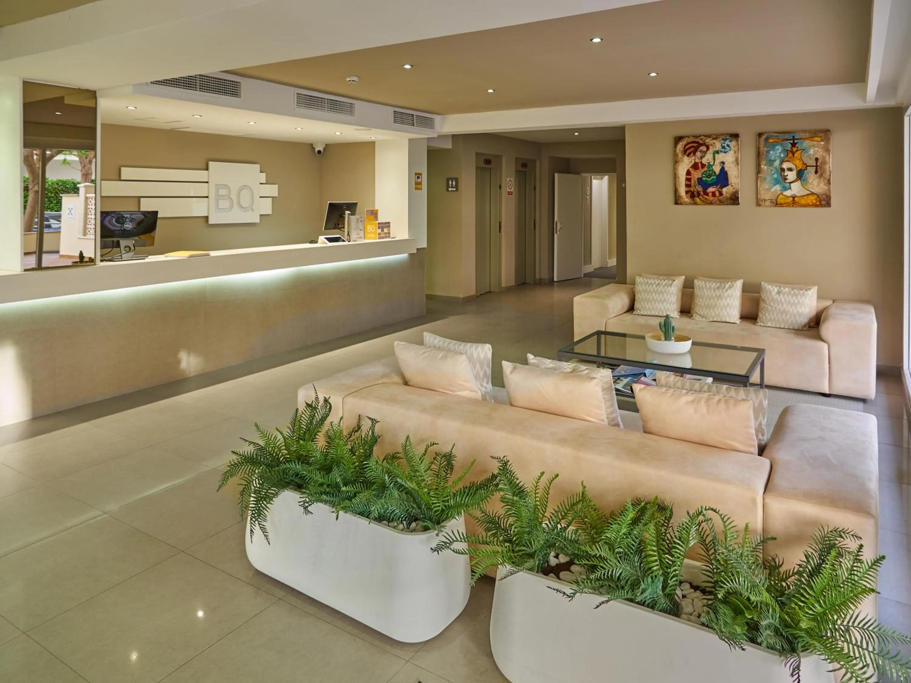 Lobby or reception in BQ Apolo Hotel