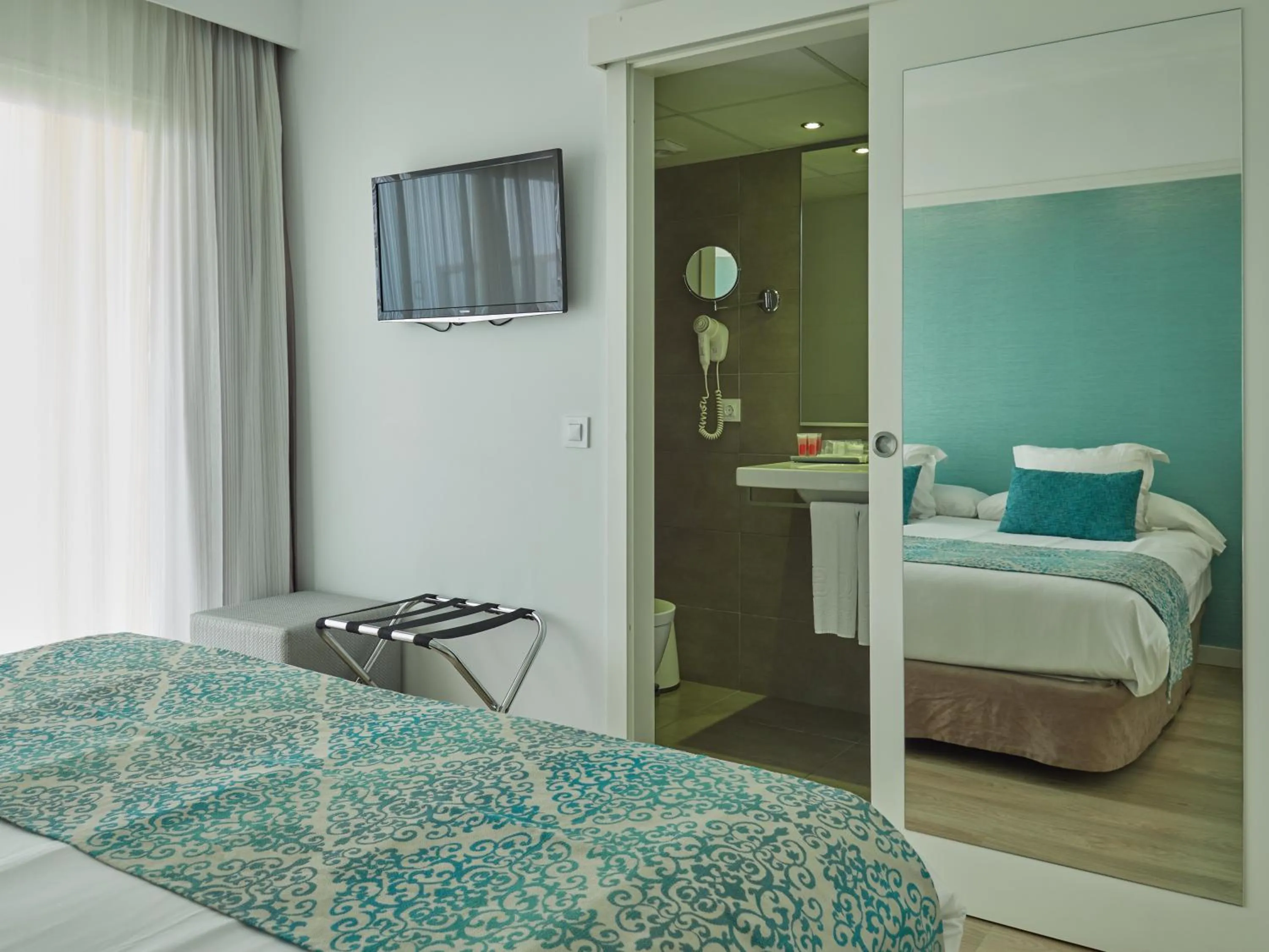 Photo of the whole room, Bed in BQ Apolo Hotel