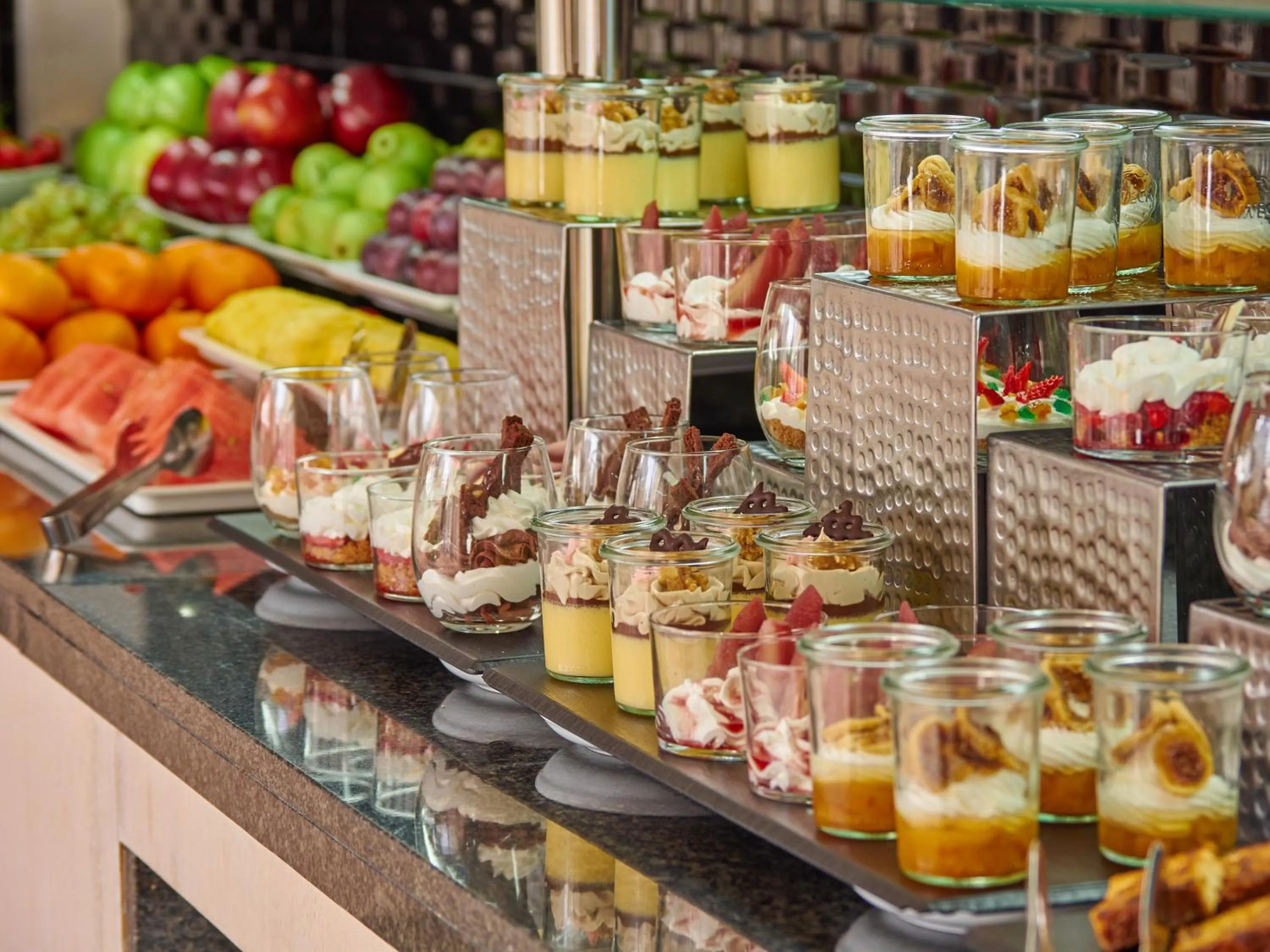 Food and drinks in BQ Apolo Hotel