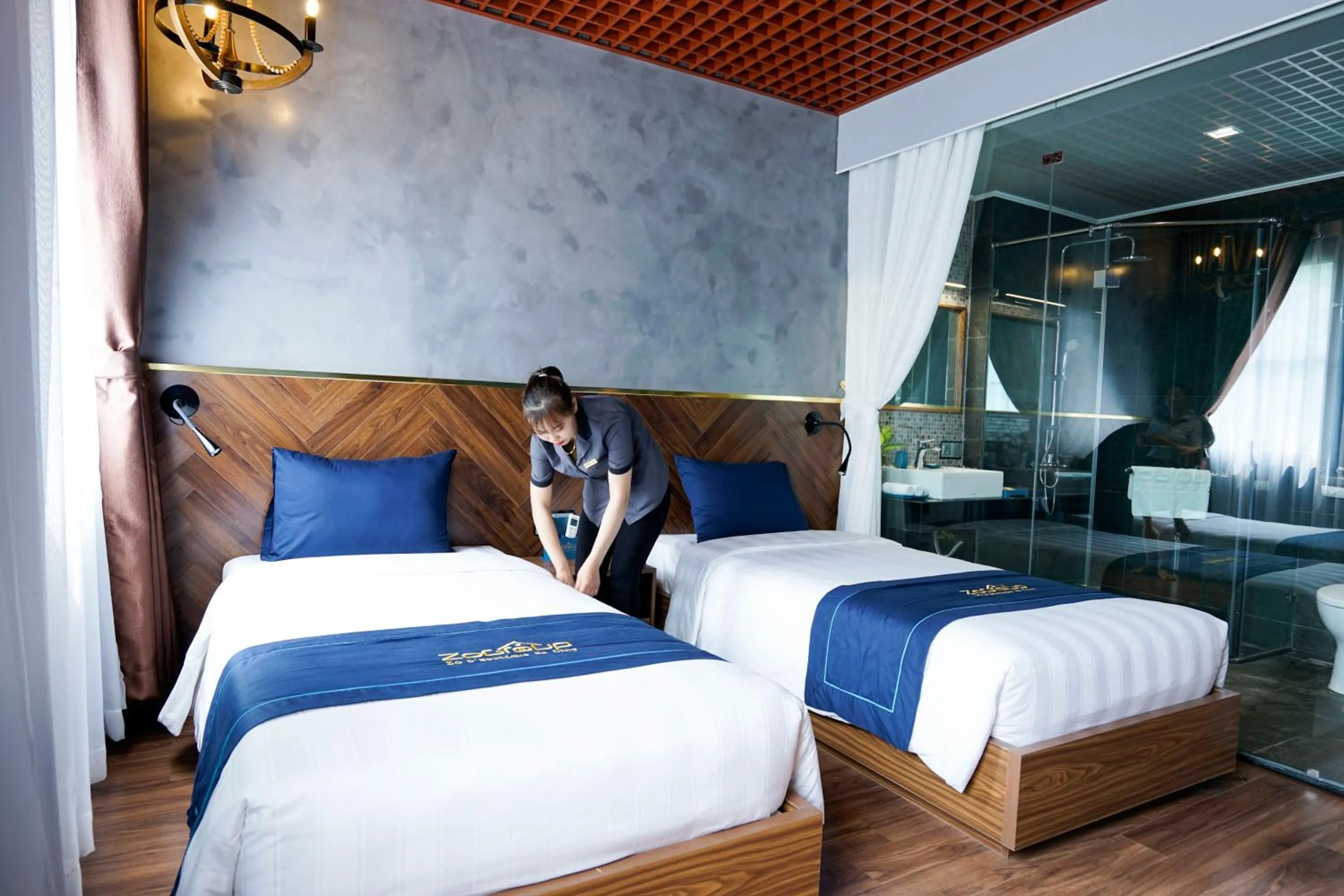 Photo of the whole room, Bed in 1925 Ha Long Hotel