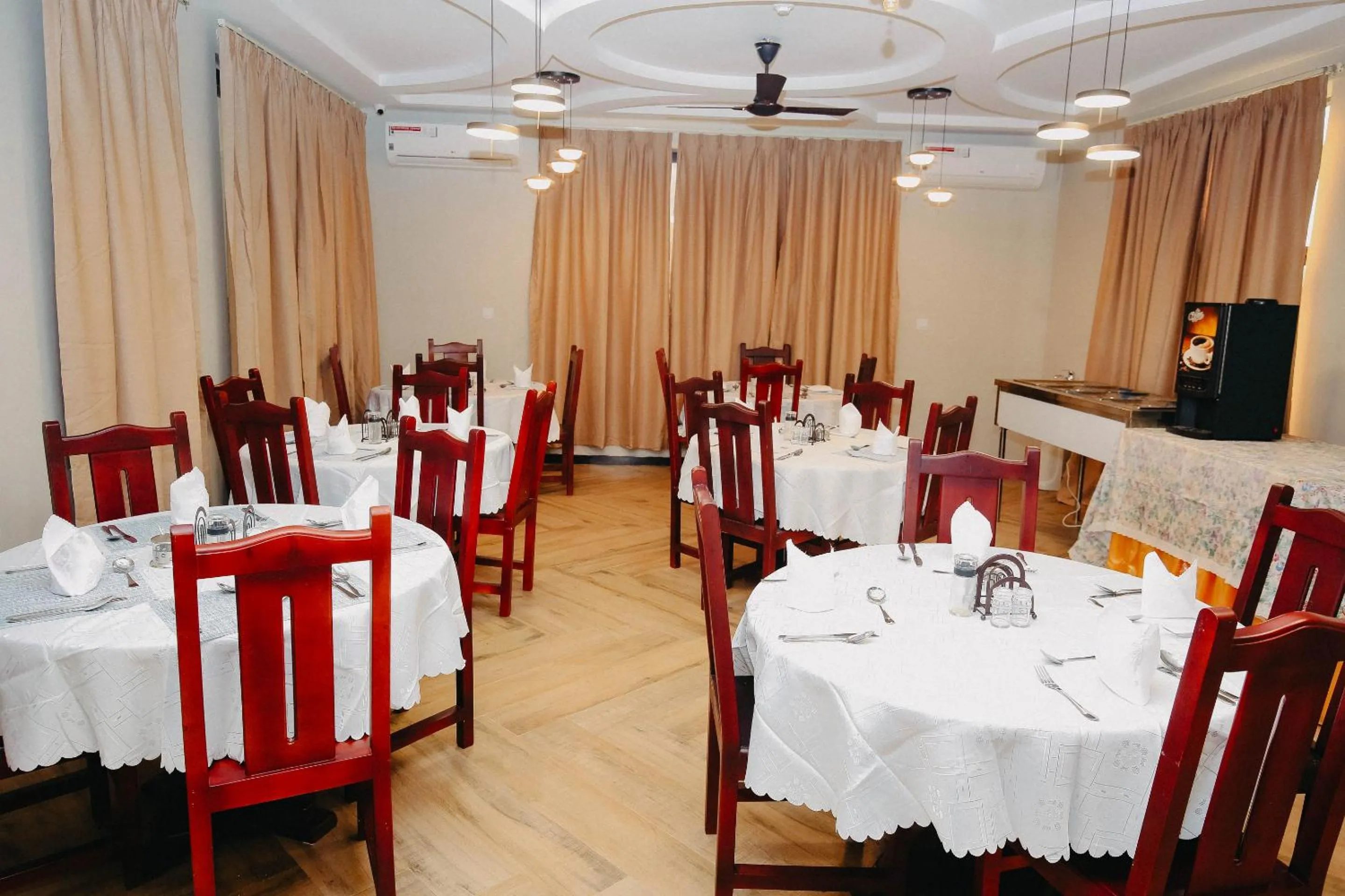 Restaurant/places to eat in Inoga Luxury Hotel