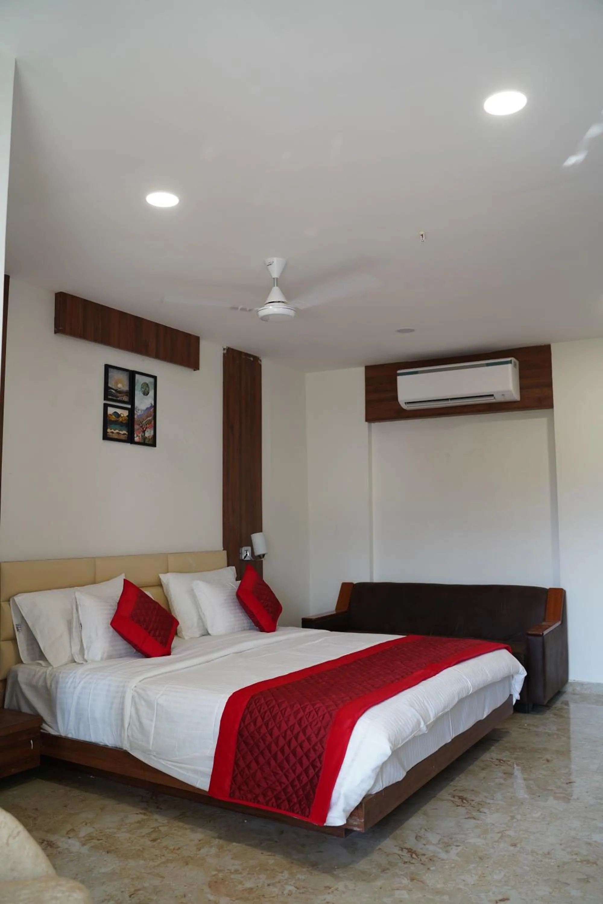 Bed in LEELA BIZOTEL