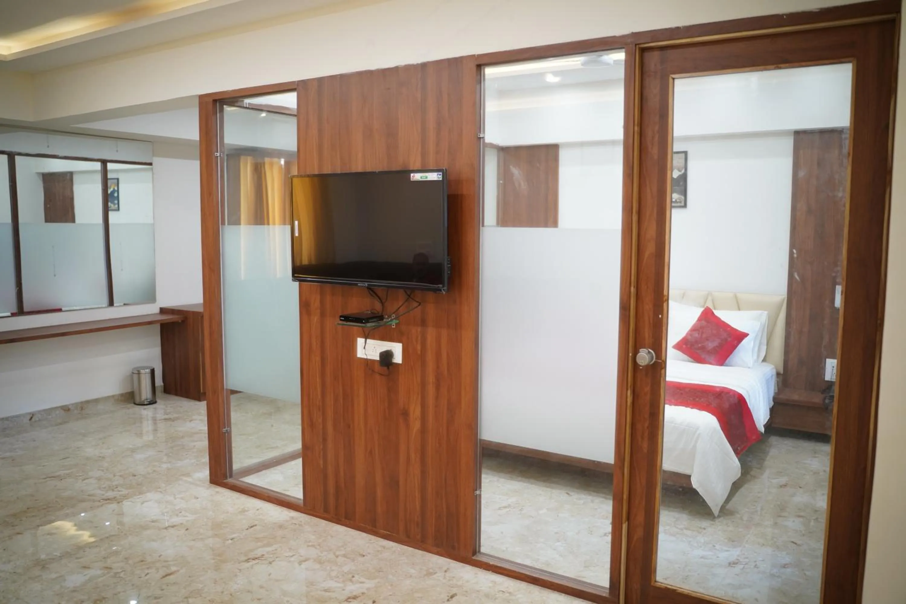 TV and multimedia, Bed in LEELA BIZOTEL