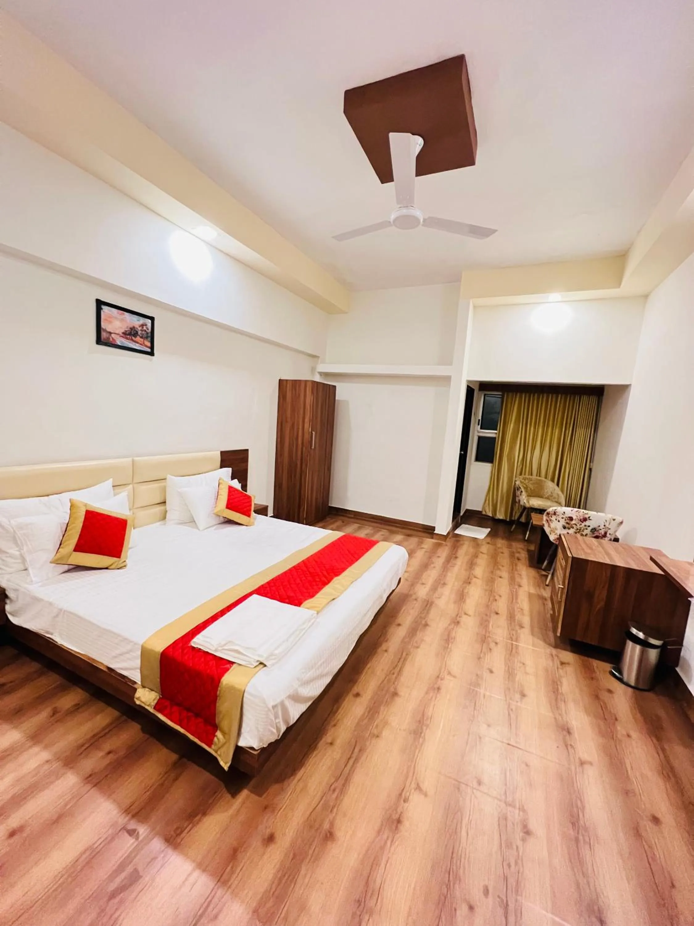 Bedroom, Bed in LEELA BIZOTEL