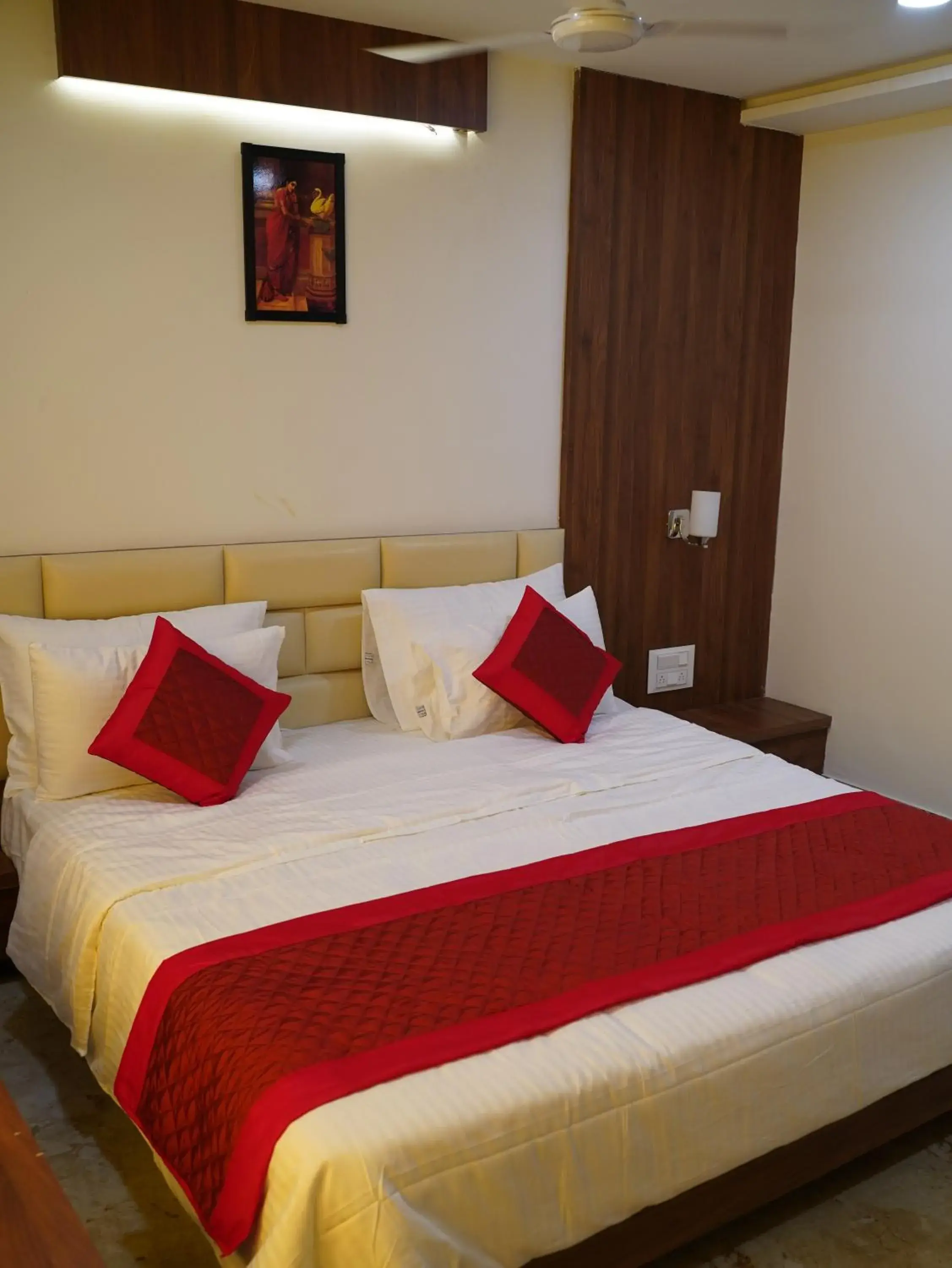 Superior Double or Twin Room with Mountain View in LEELA BIZOTEL Superior Double or Twin Room with Mountain View in LEELA BIZOTEL