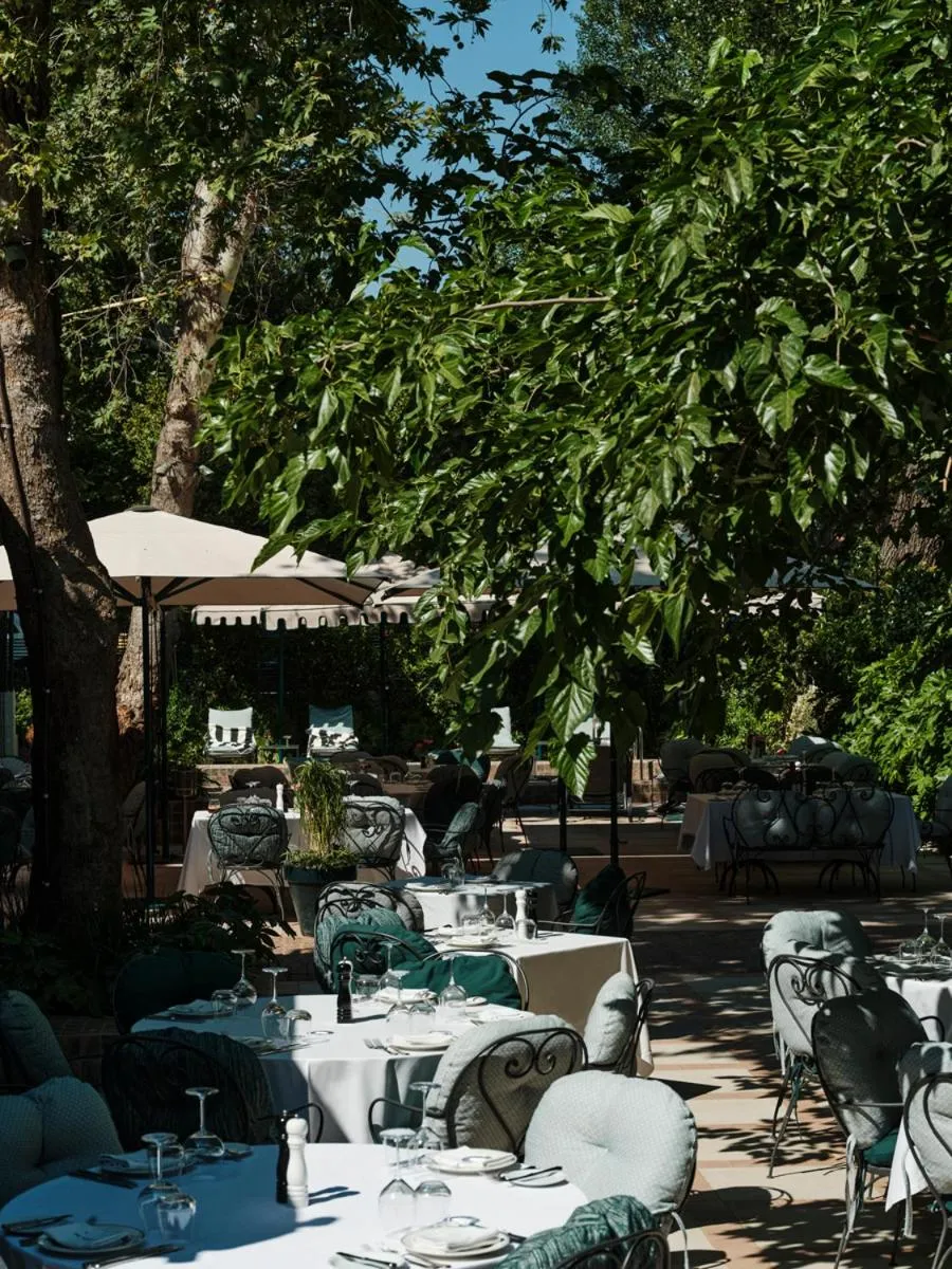 Restaurant/places to eat in The Twentyone