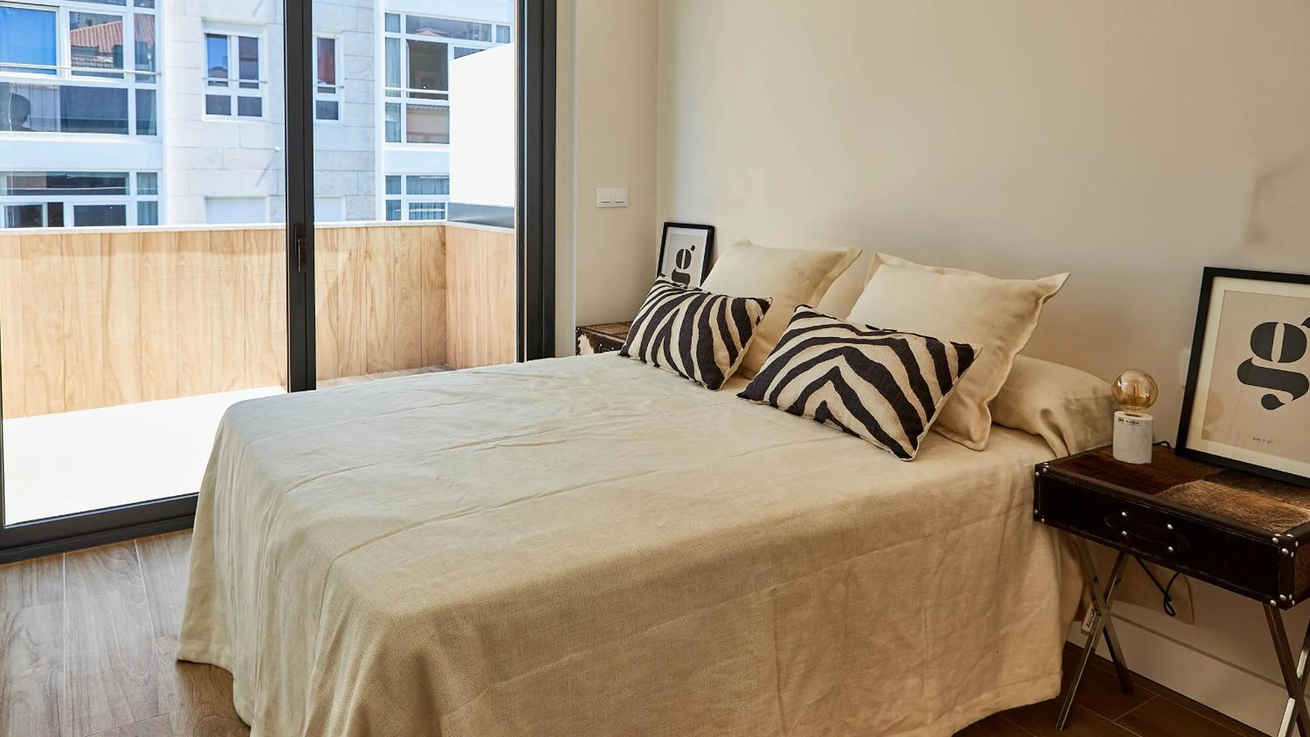 Bed in Cíes Luxury Suitel Lily Rodsen - Love your Stay