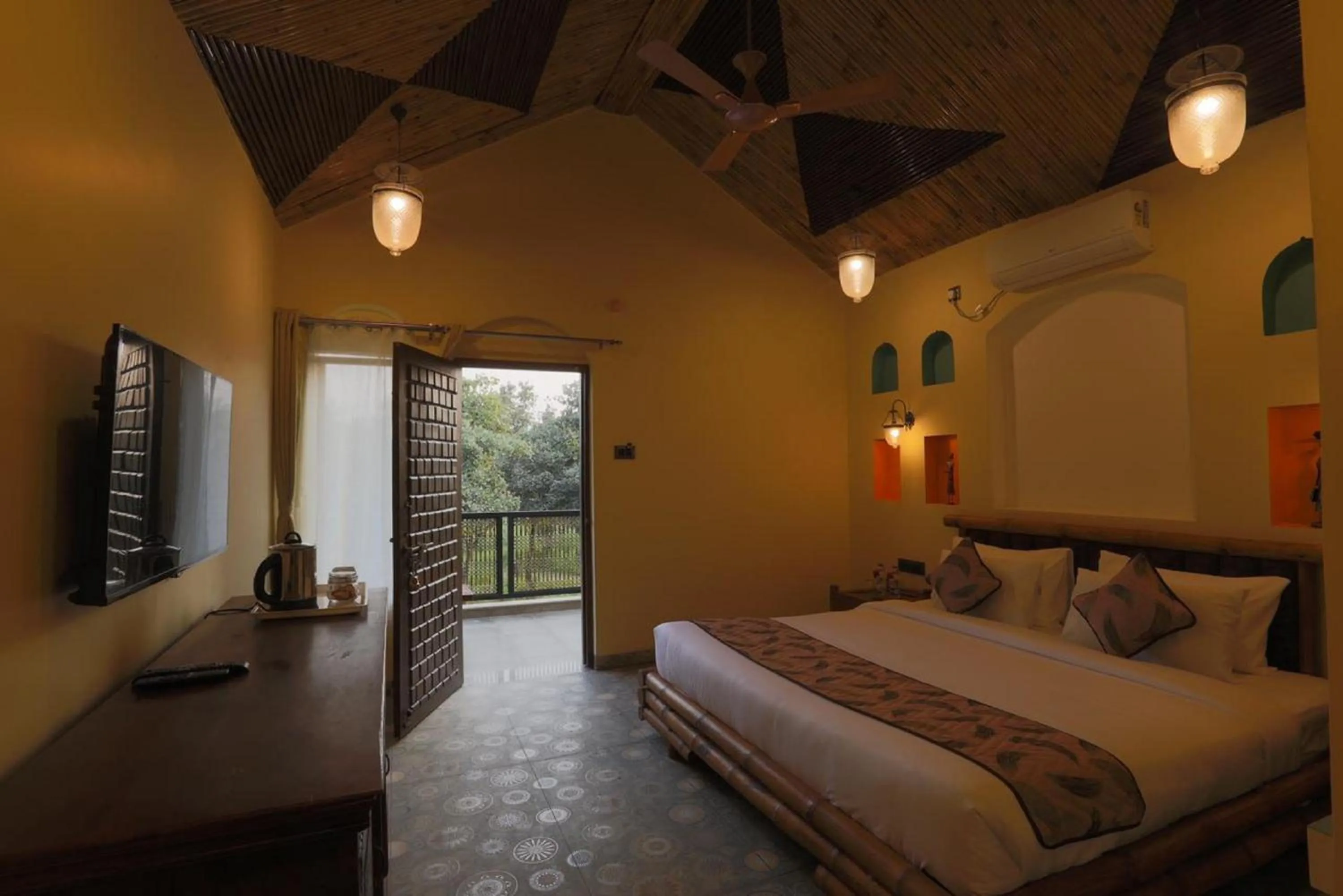 Bed in Sterling Padam Pench