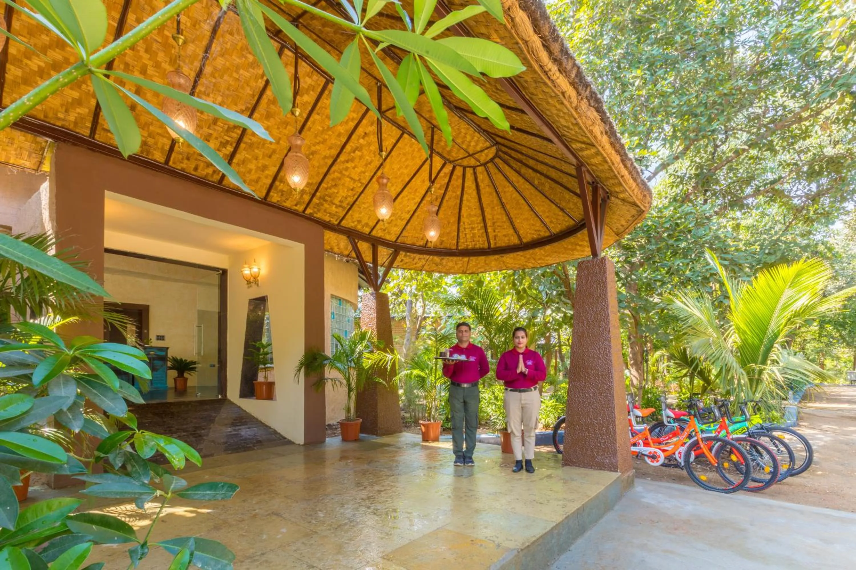 Facade/entrance in Sterling Padam Pench