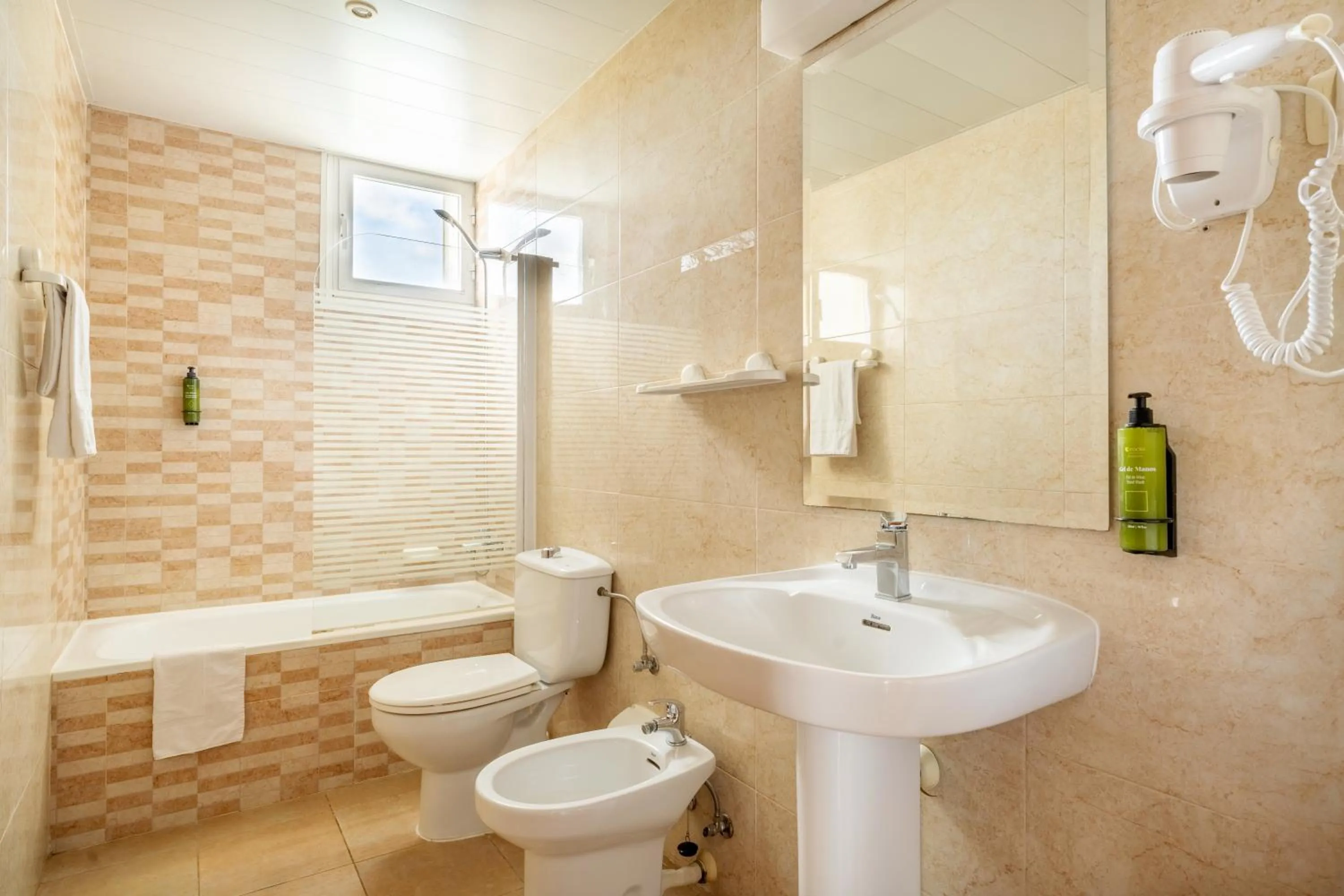 Bathroom in Aparthotel Ona Palamós