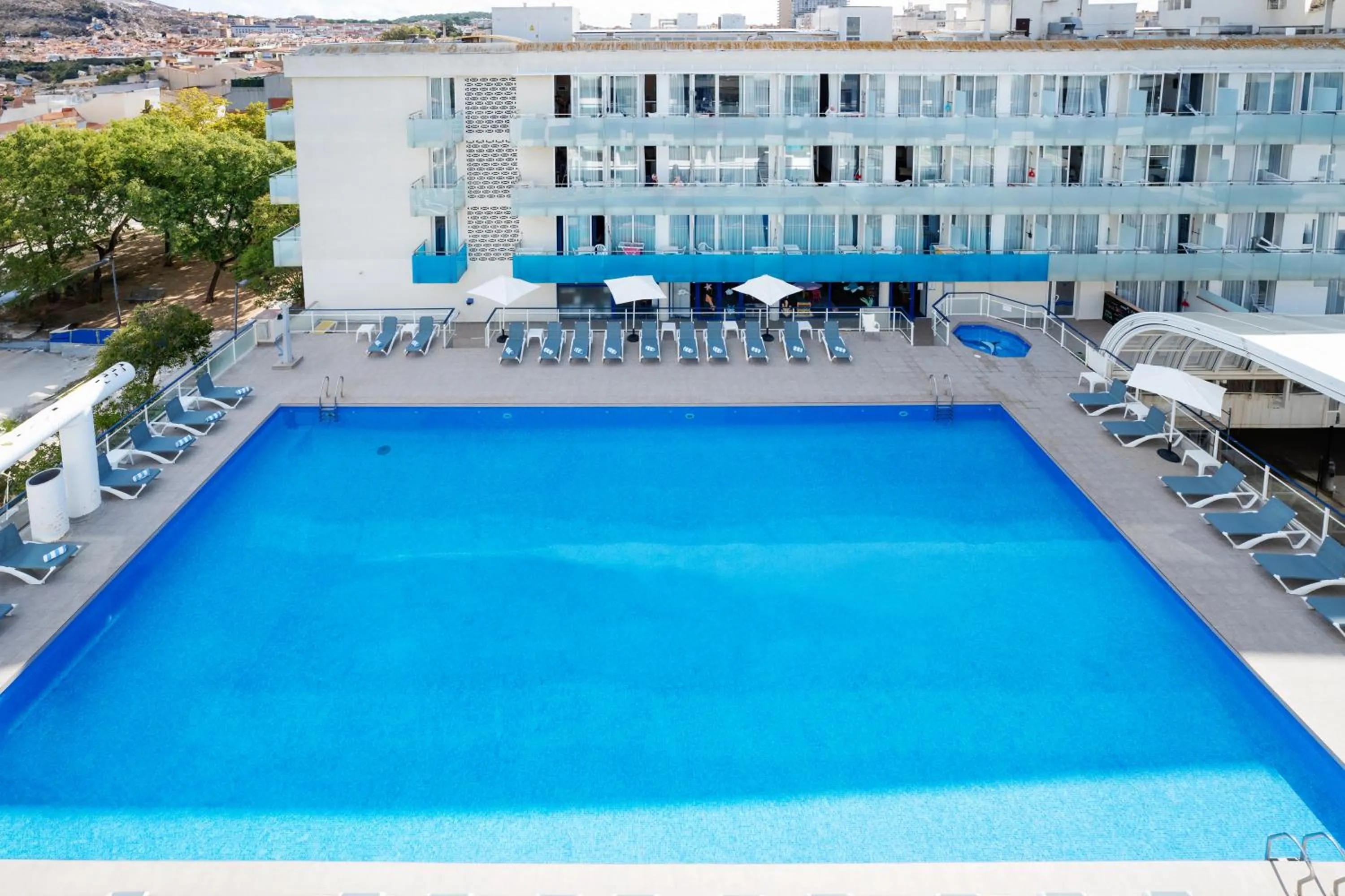 Swimming pool in Aparthotel Ona Palamós