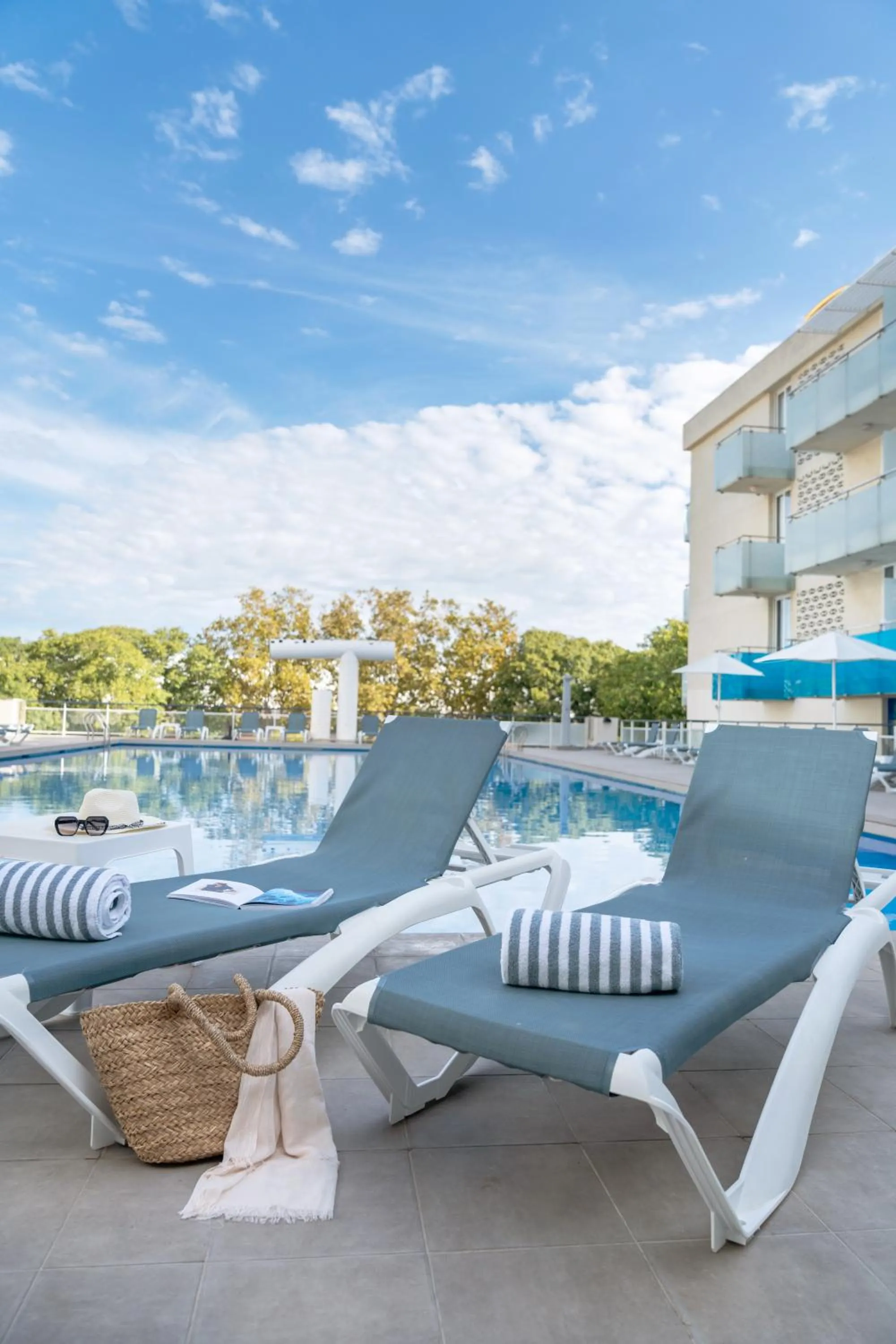 Swimming pool in Aparthotel Ona Palamós