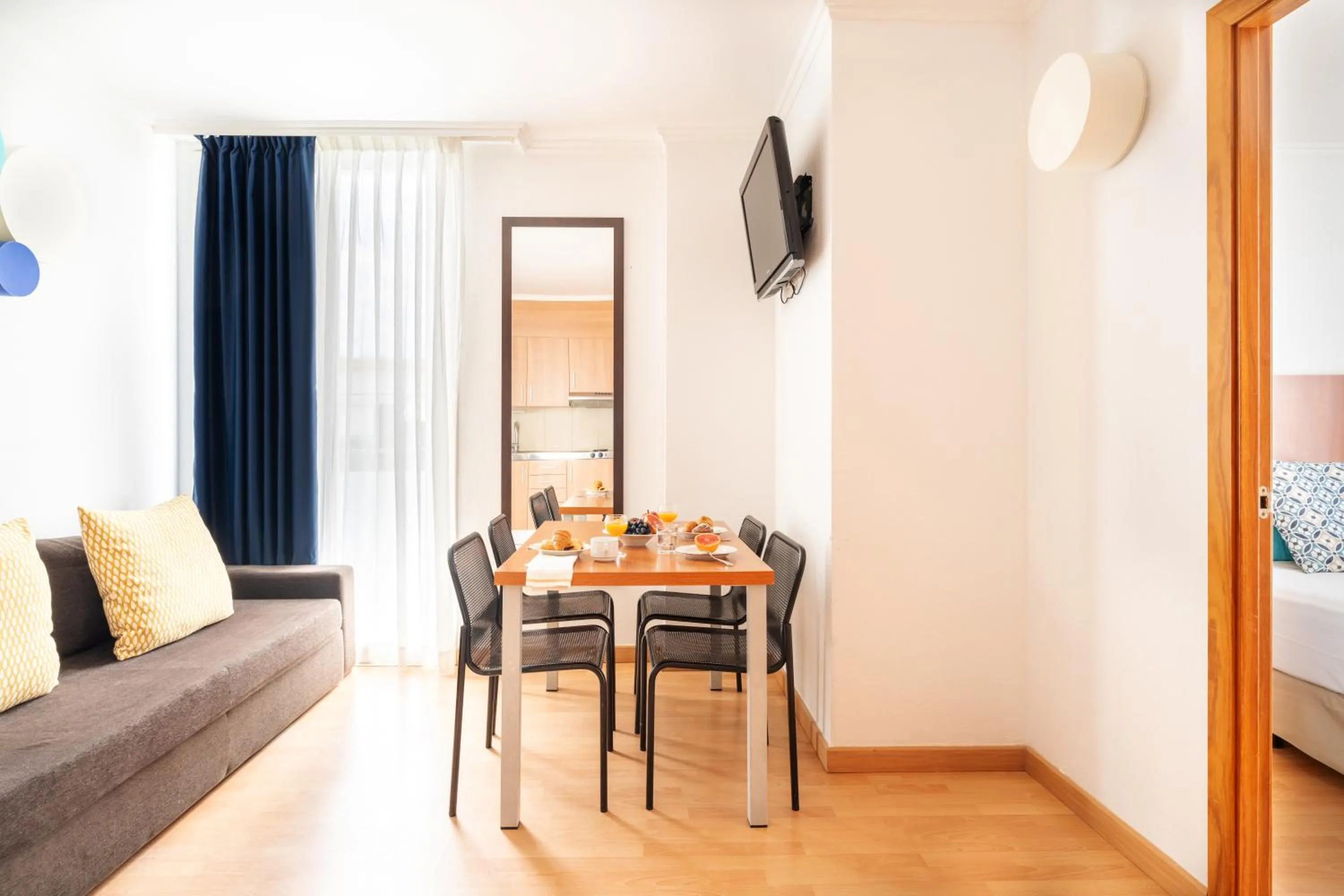 Photo of the whole room in Aparthotel Ona Palamós