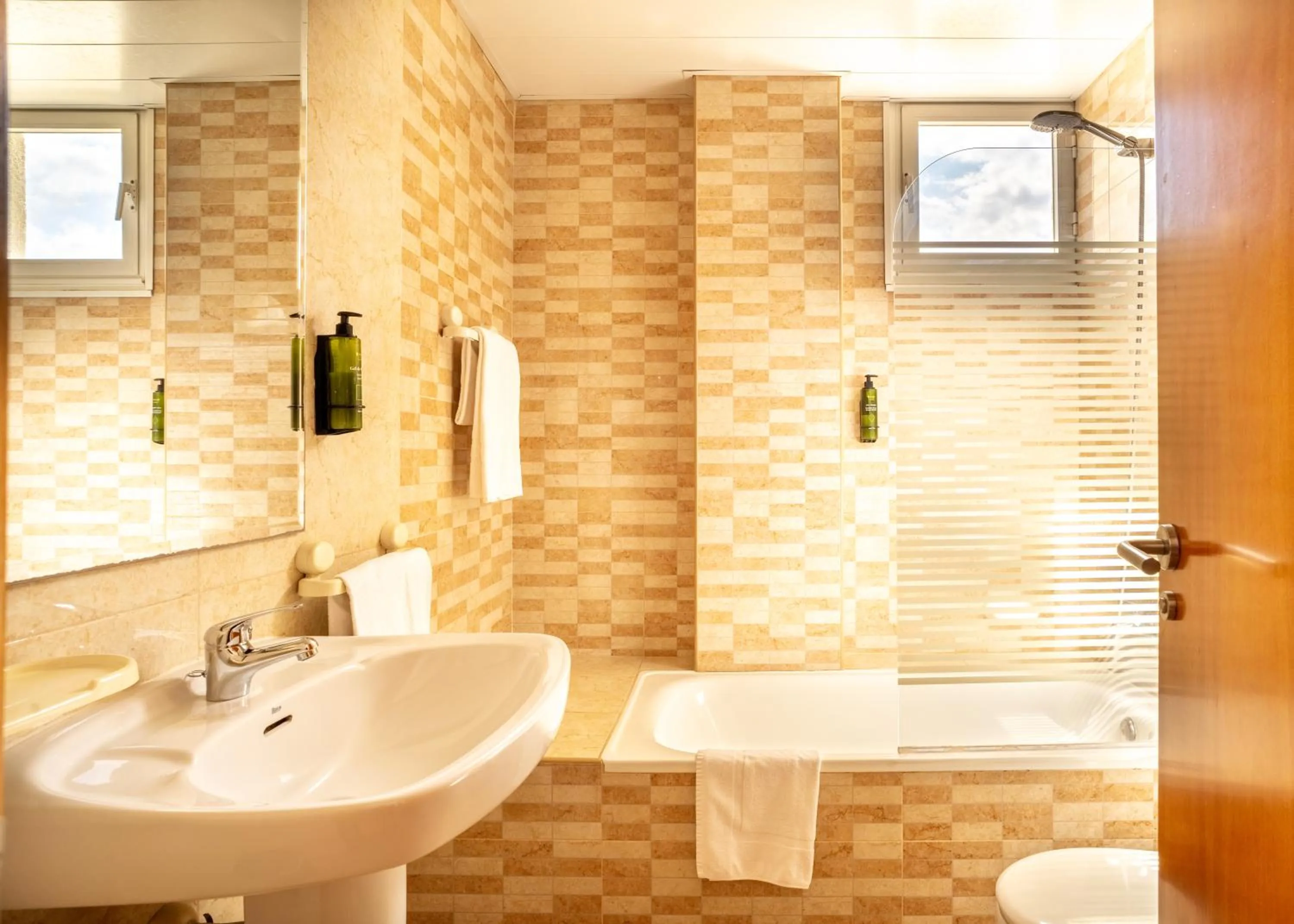 Bathroom in Aparthotel Ona Palamós