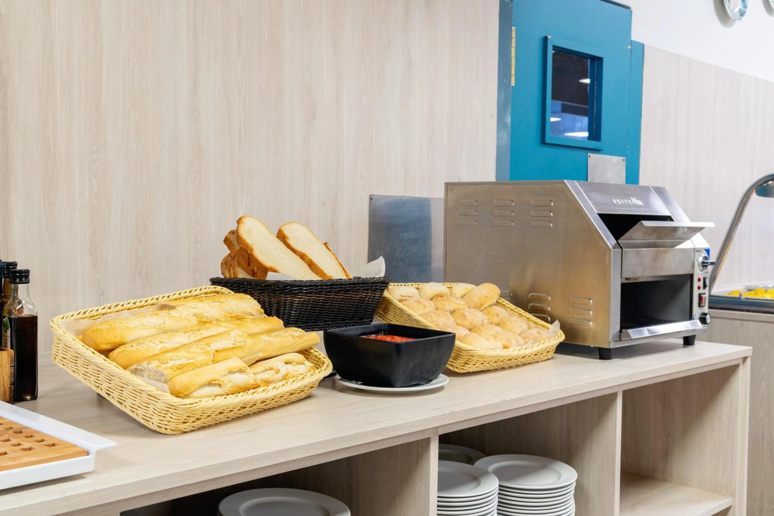 Kitchen or kitchenette in Aparthotel Ona Palamós