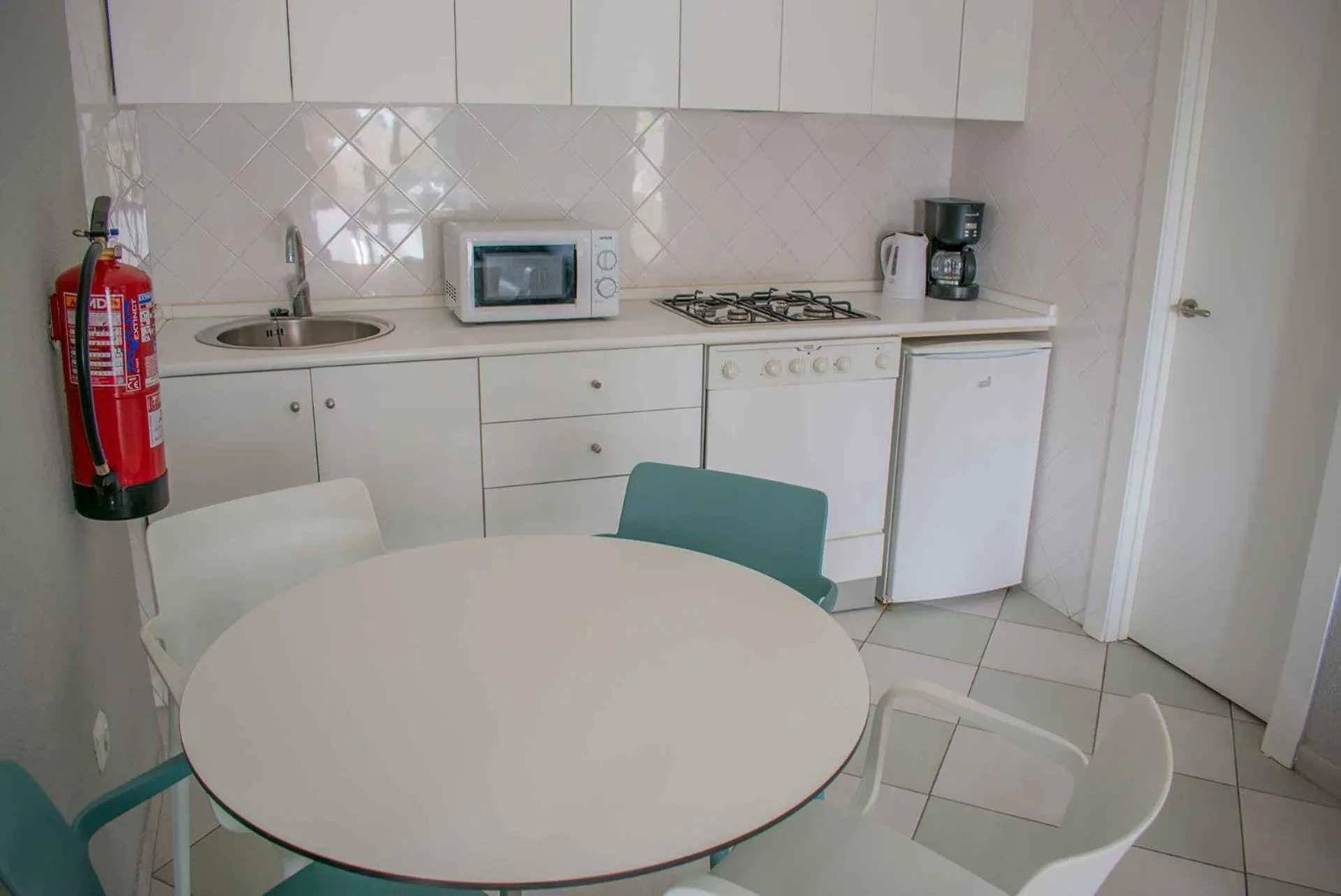 Kitchen or kitchenette in Apartamentos Michel Angelo Benidorm