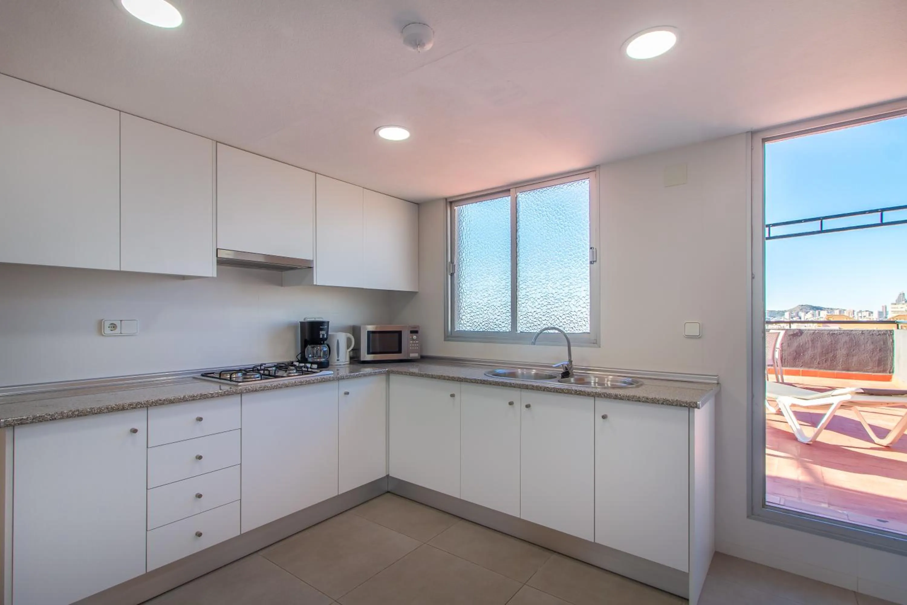 kitchen in Apartamentos Michel Angelo Benidorm