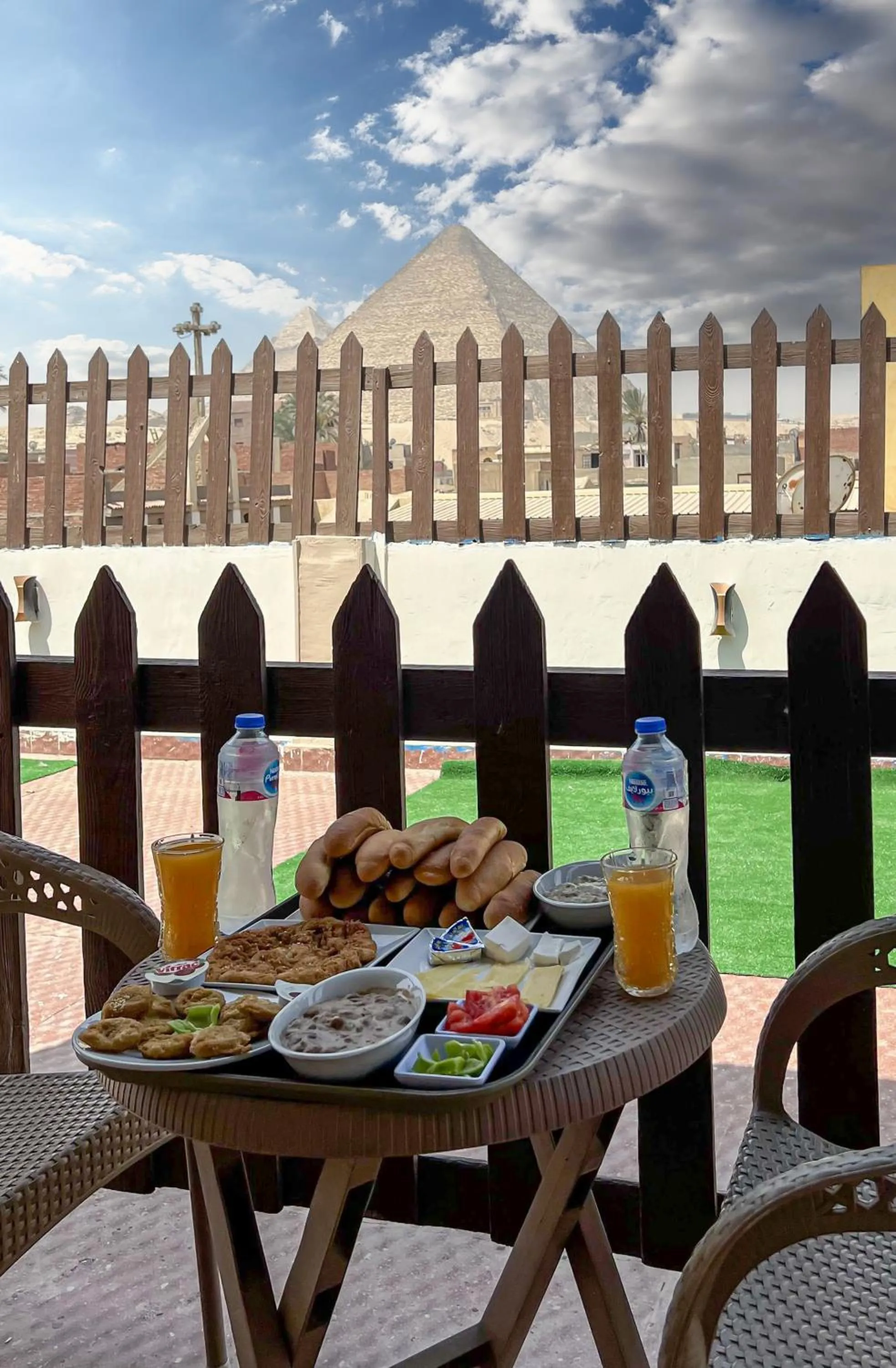 Balcony/Terrace in Osiris pyramids view inn