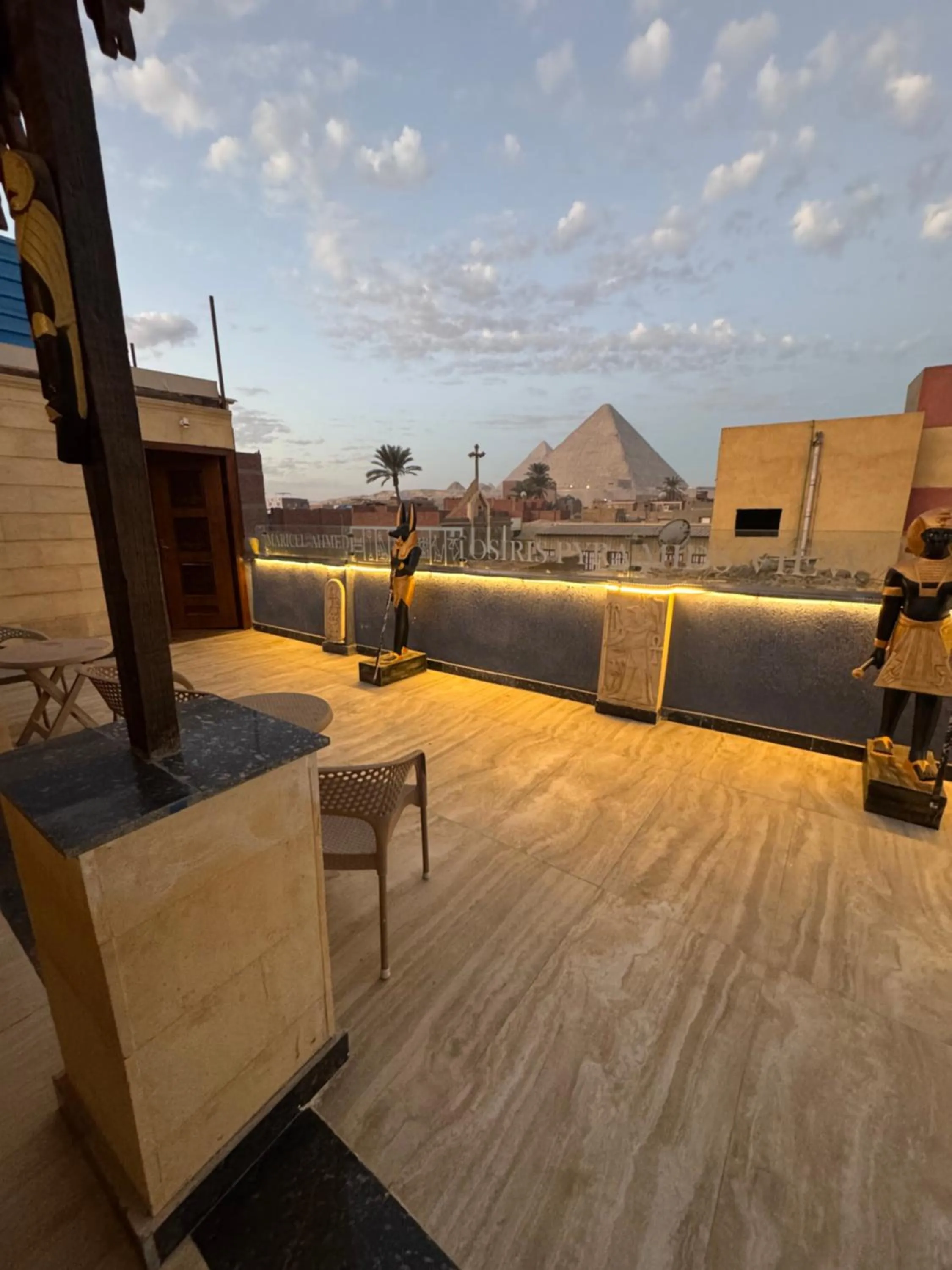 Osiris pyramids view inn
