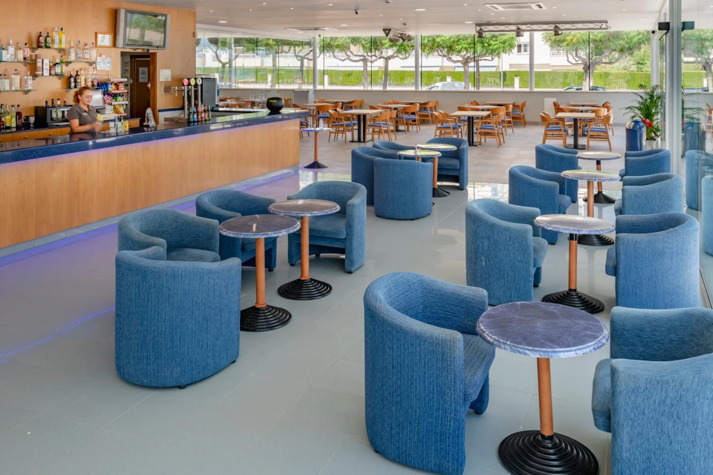 Lounge or bar in 4R Meridià Mar