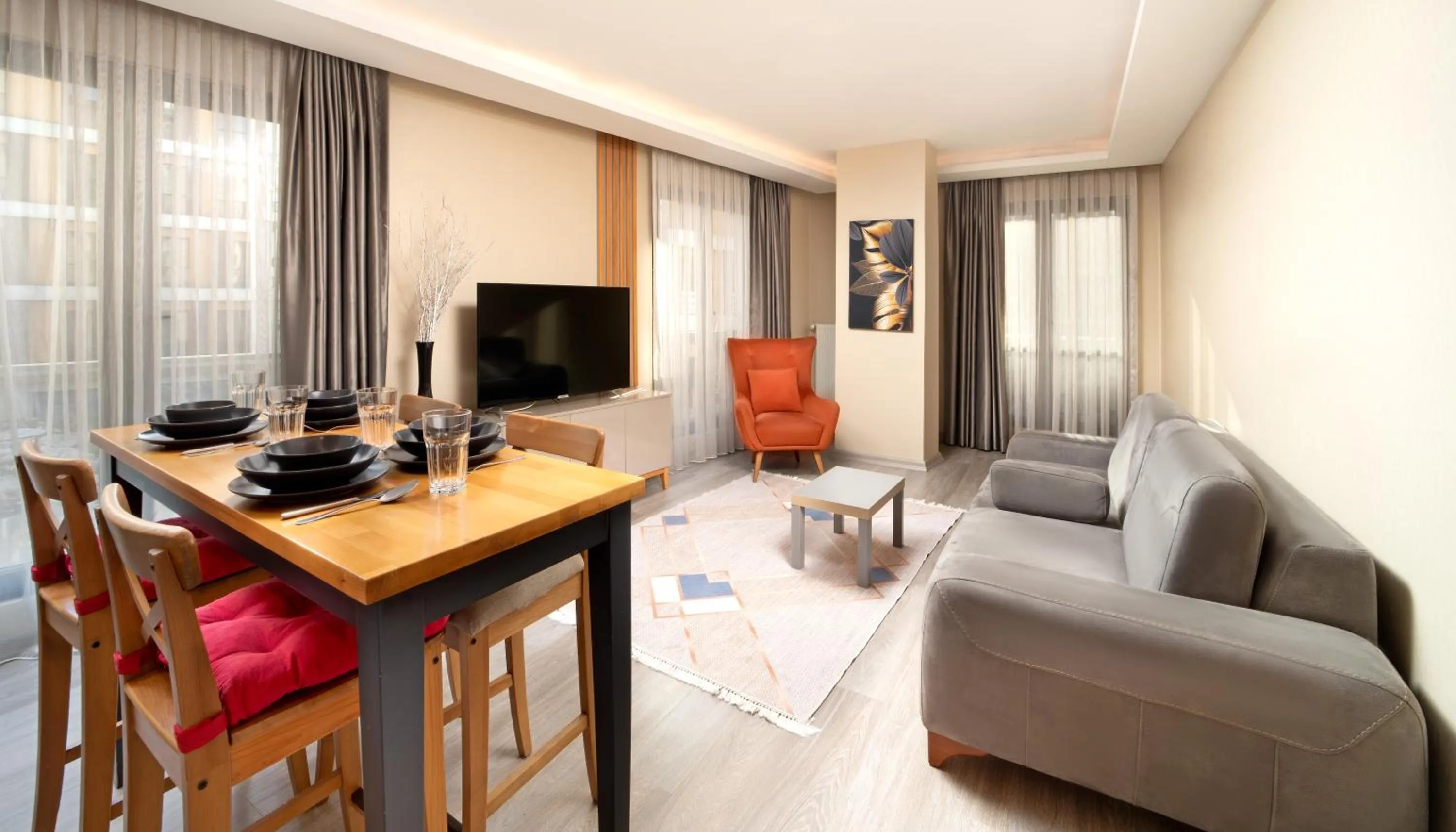 Communal lounge/ TV room in Park Çağlayan Hotel