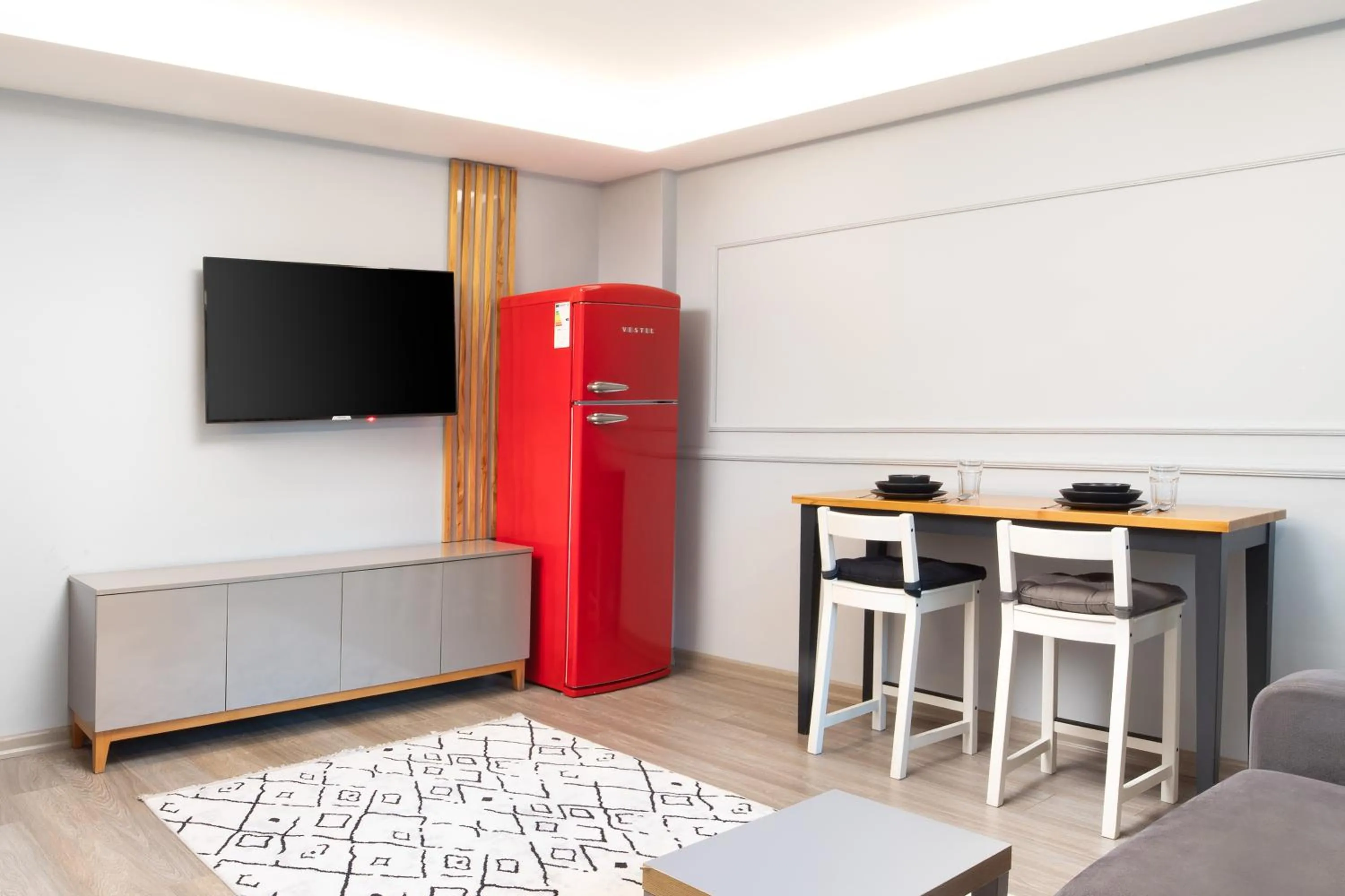 Communal lounge/ TV room in Park Çağlayan Hotel