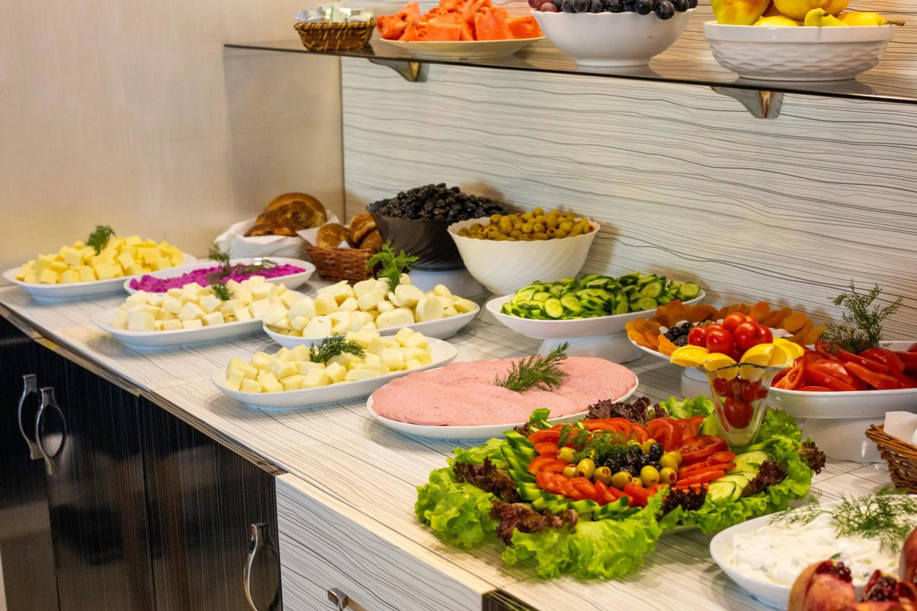 Restaurant/places to eat in Park Çağlayan Hotel