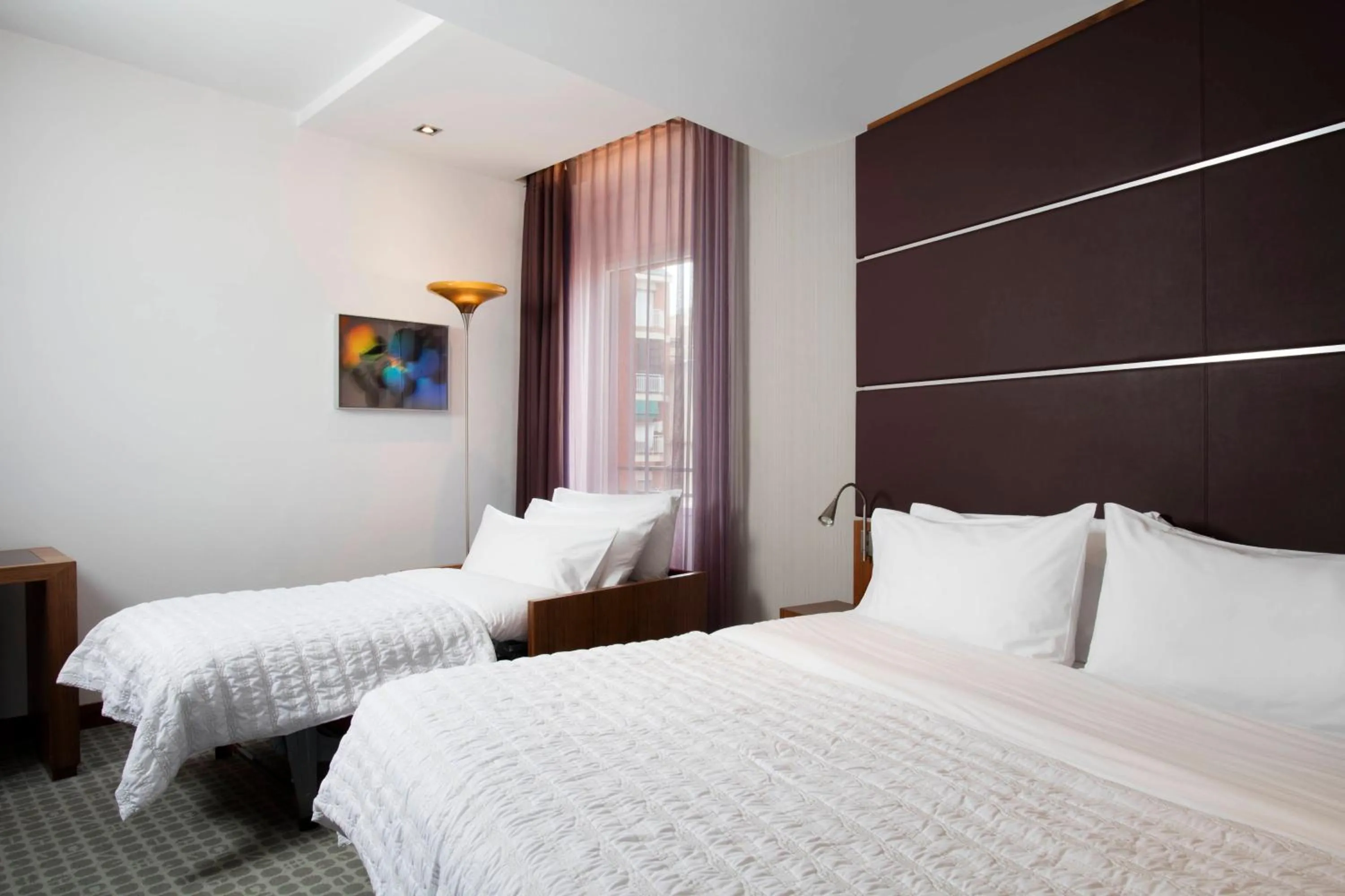 Photo of the whole room, Bed in Le Meridien Barcelona