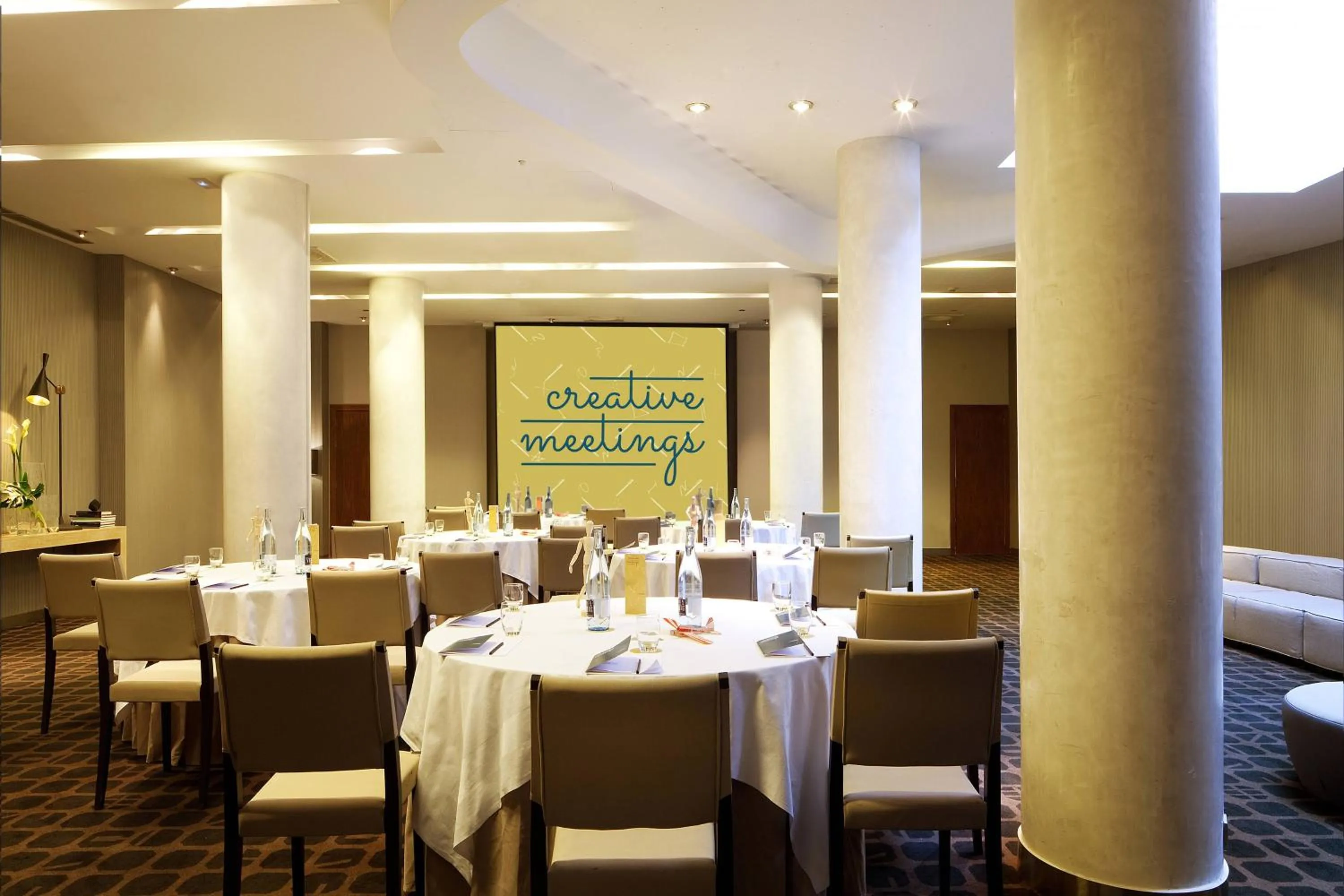 Meeting/conference room in Le Meridien Barcelona