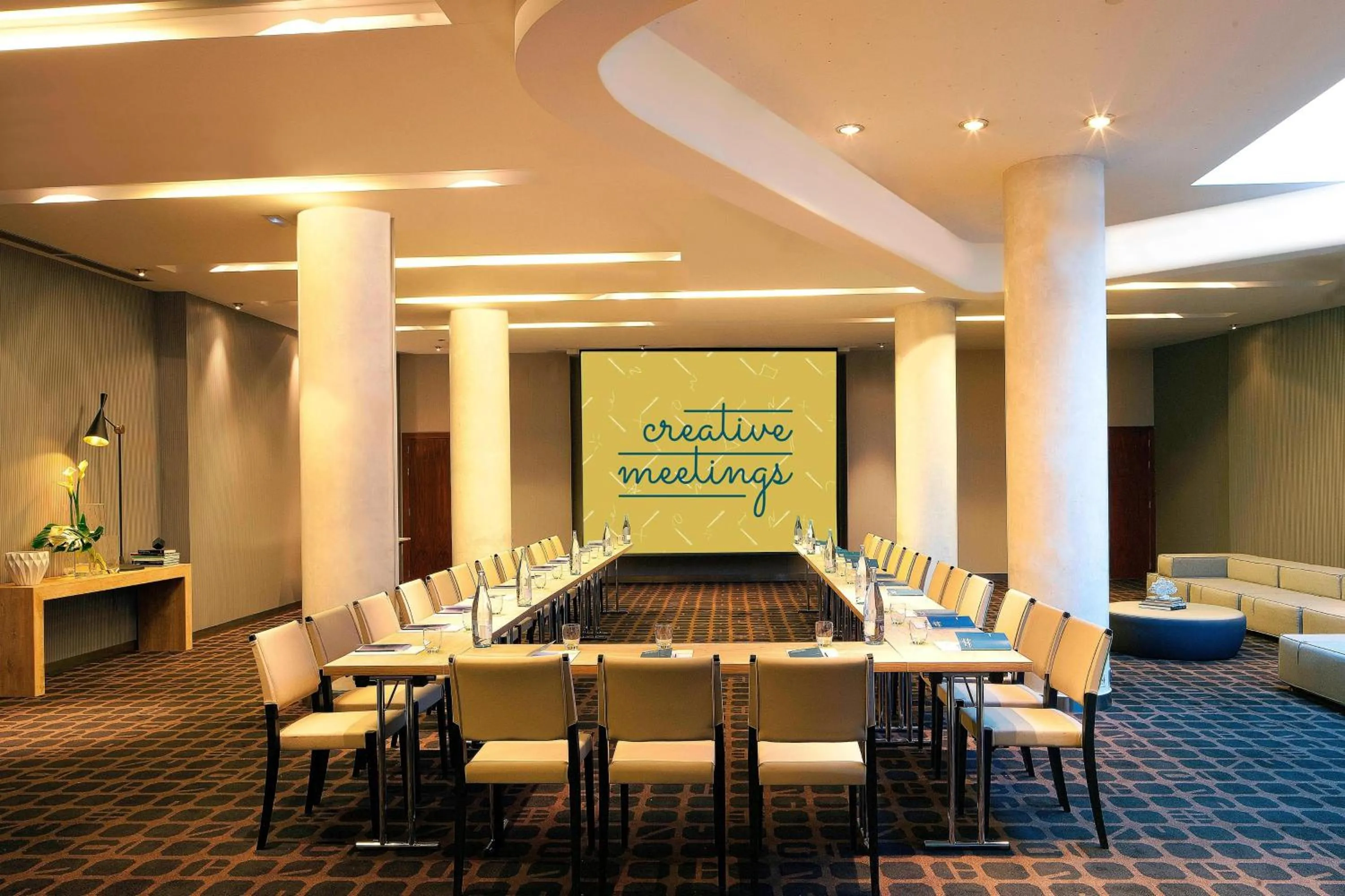 Meeting/conference room in Le Meridien Barcelona